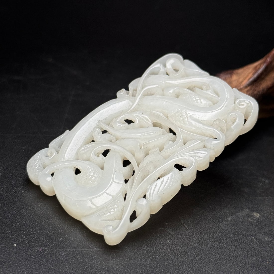 An Exquisite White Jade Dragon Pattern Pendant - 4
