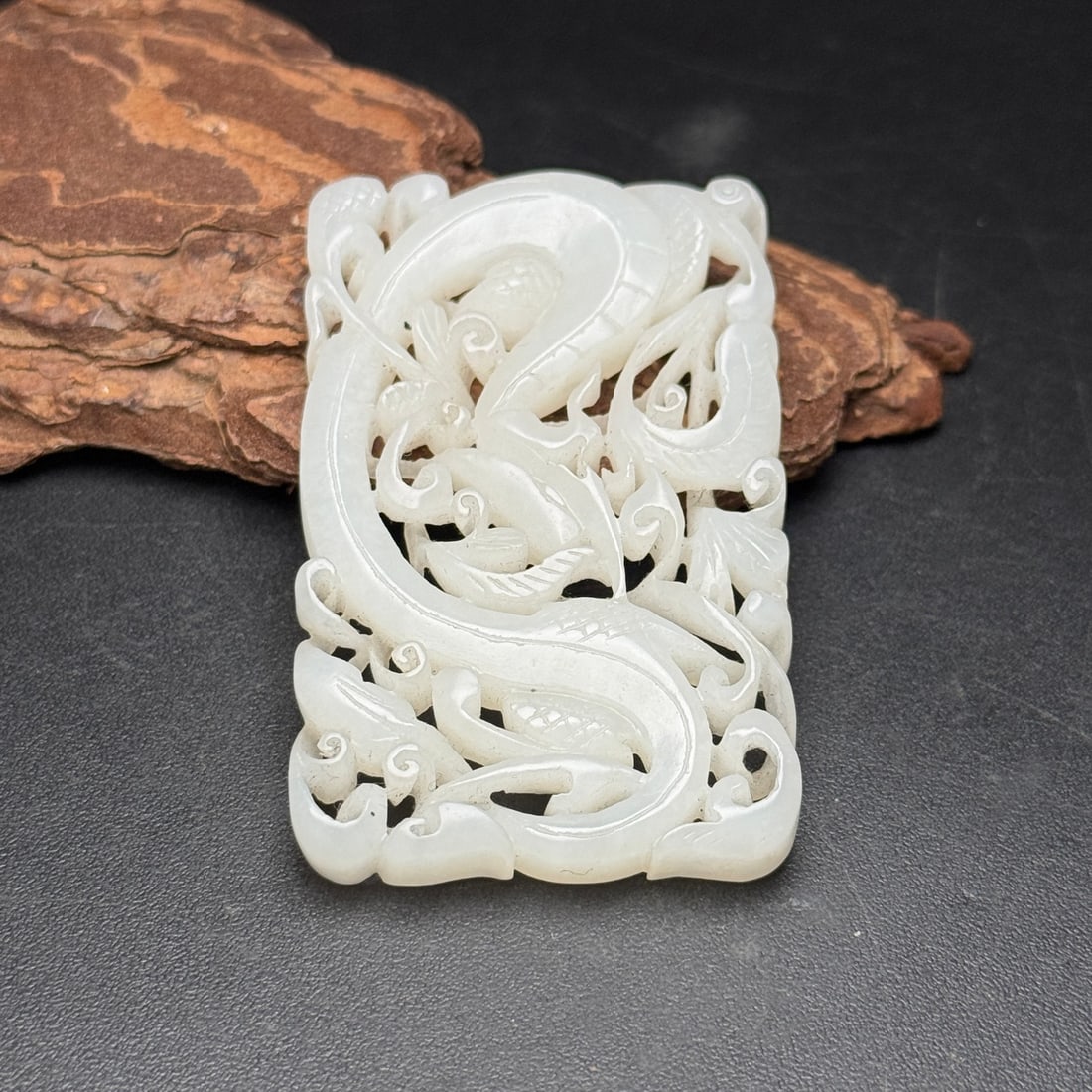 An Exquisite White Jade Dragon Pattern Pendant - 6