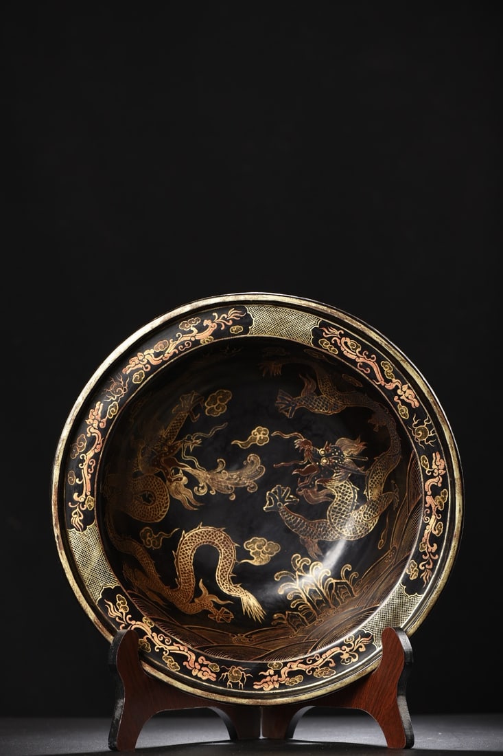 An Exquisite Lacquered Painted Gold Dragon Pattern Basin: An Exquisite Lacquered Painted Gold Dragon Pattern Basin,Qing Dynasty,China,Size:13inx3.9in,Weight:1735g,漆器描金龙纹盆,中国清代