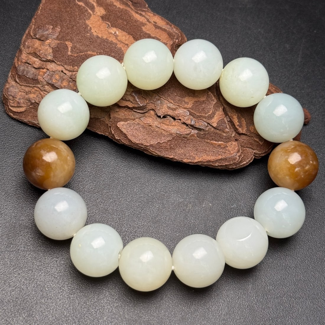 An Exquisite White Jade Bracelets - 2