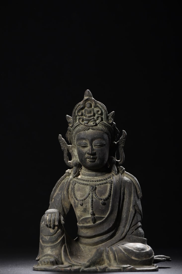 An Exquisite Copper Statue of Avalokitesvara: An Exquisite Copper Statue of Avalokitesvara,Qing Dynasty,China,Size:7.9inx6.3inx3.9in,Weight:1920g,铜观音像,中国清代