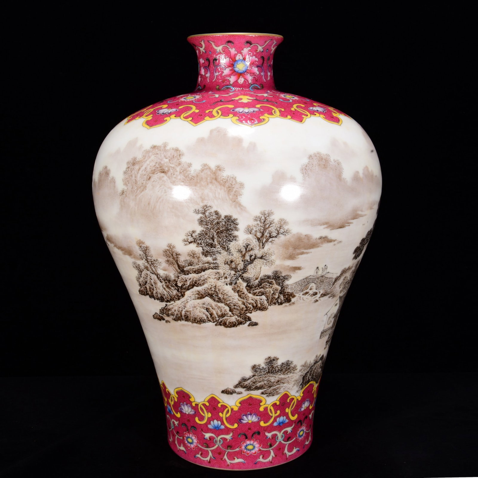 An Exquisite Ruby Red-Glazed Ink Color Landscape Pattern Vase - 3