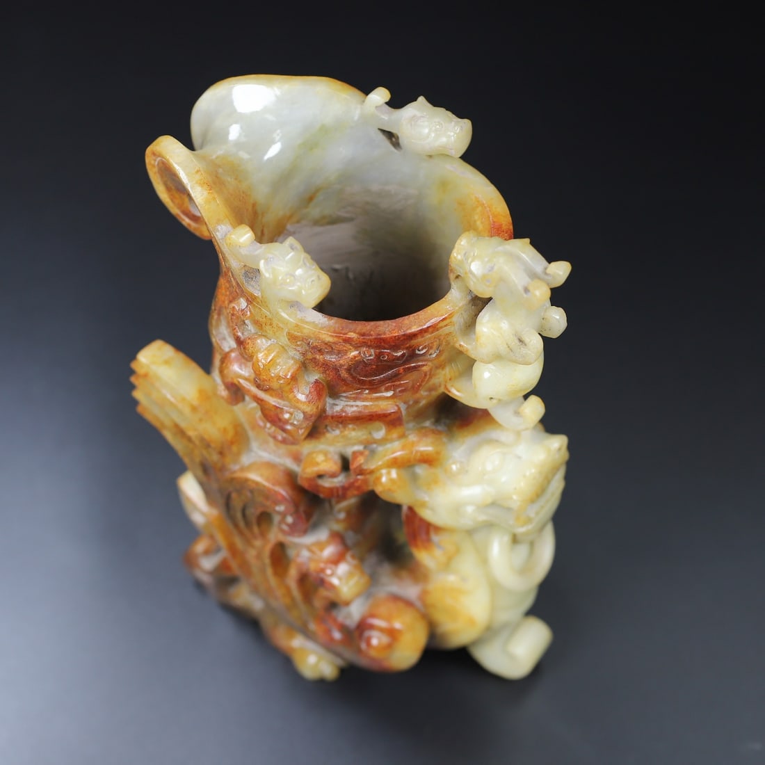 An Exquisite White Jade Dragon Pattern Cup - 9