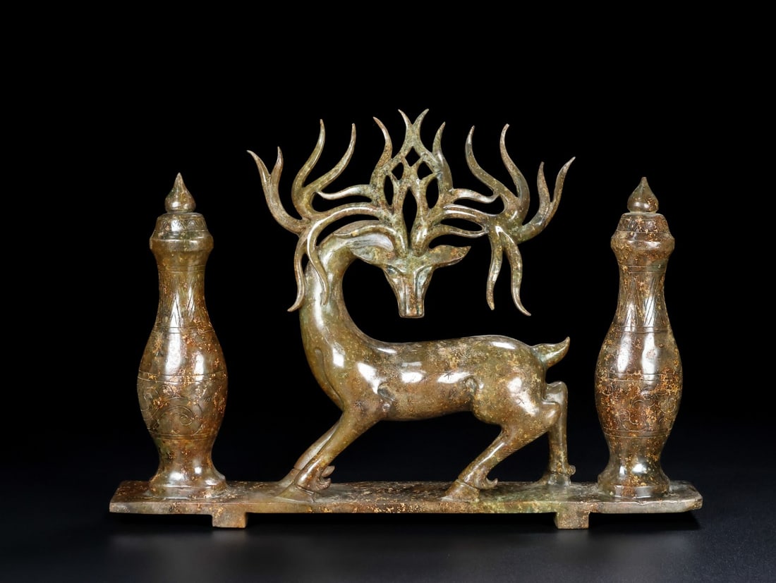An Exquisite White Jade Sika Deer Vase Ornament: An Exquisite White Jade Sika Deer Vase Ornament,Han Dynasty,China,Size:6.7inx10.1inx1.5in,Weight:1072g,白玉梅花鹿瓶摆件,中国汉代