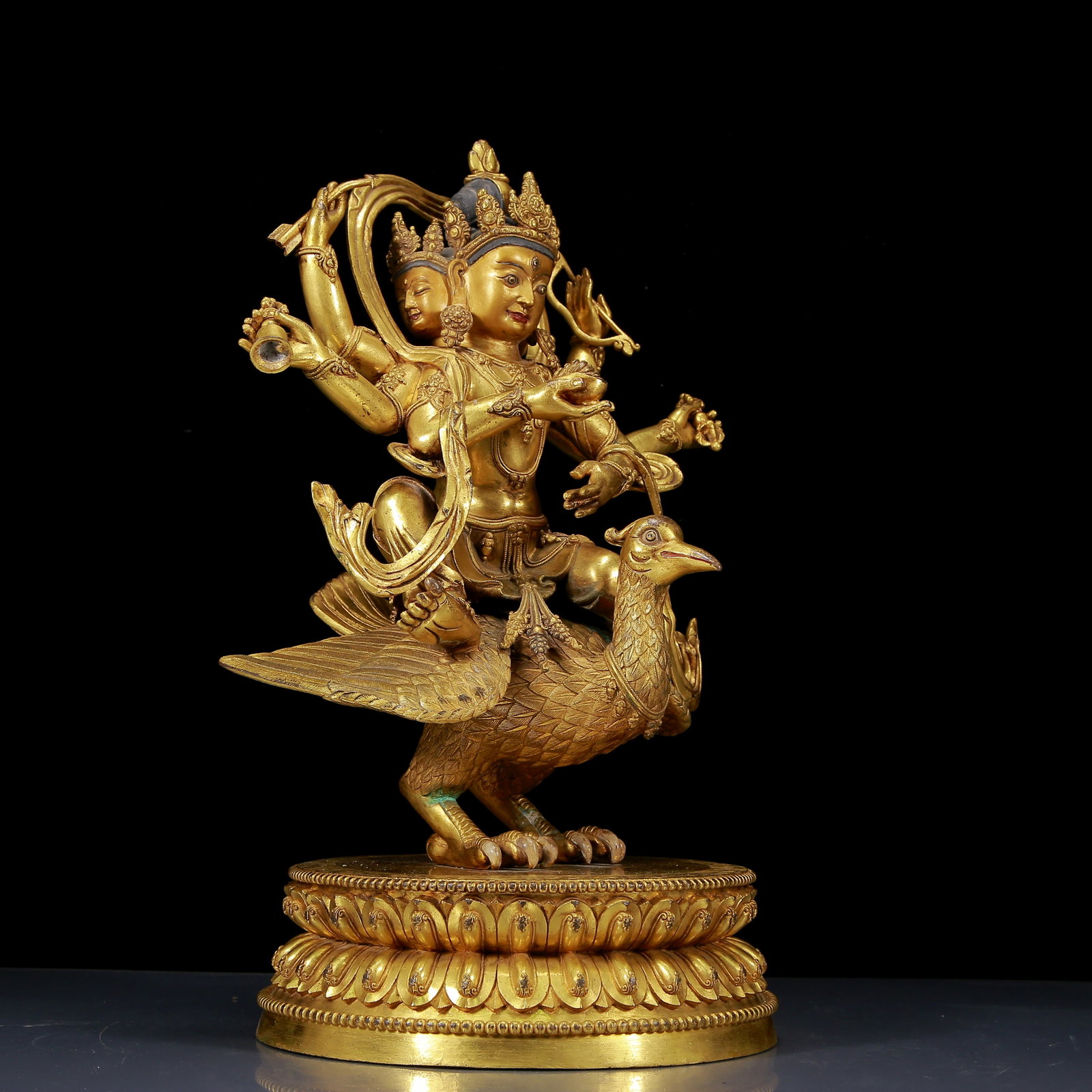 A Solemn Gilt Bronze Statue of Heavenly King: A Solemn Gilt Bronze Statue of Heavenly King, Ming Dynasty, China,Yongle Six-character Mark,Size:10.6inx19.3in,Weight:17920g,铜鎏金孔雀明王像,中&#