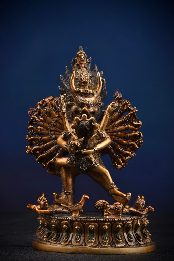 An Exquisite Gilt Bronze Painted Color Statue of Yamantaka: An Exquisite Gilt Bronze Painted Color Statue of Yamantaka,Qing Dynasty,China,Size:7.1inx4.3inx2.4in,Weight:840g,铜鎏金彩绘大威德金刚像