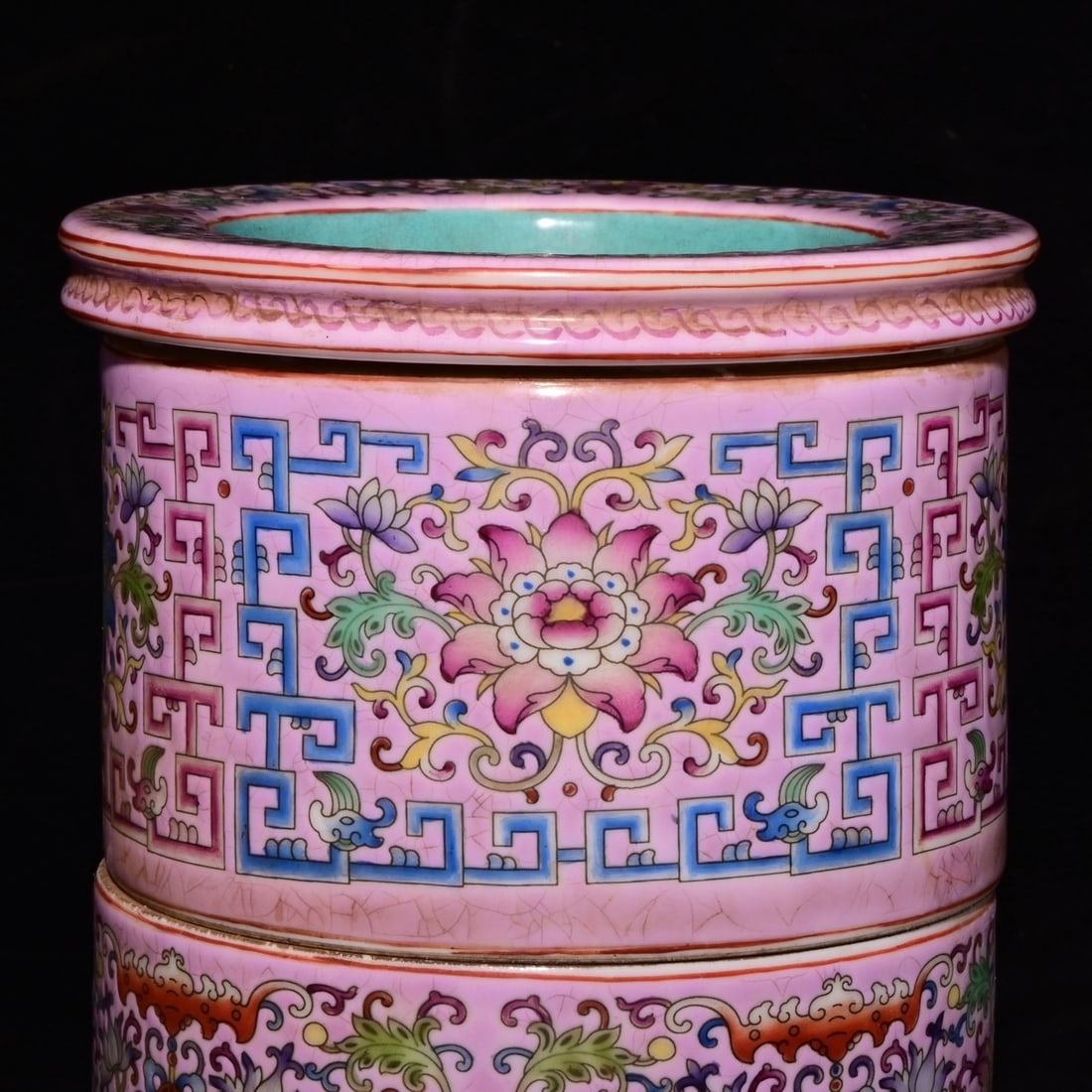 An Exquisite Enamel Flower Pattern Brush Pot, - 3