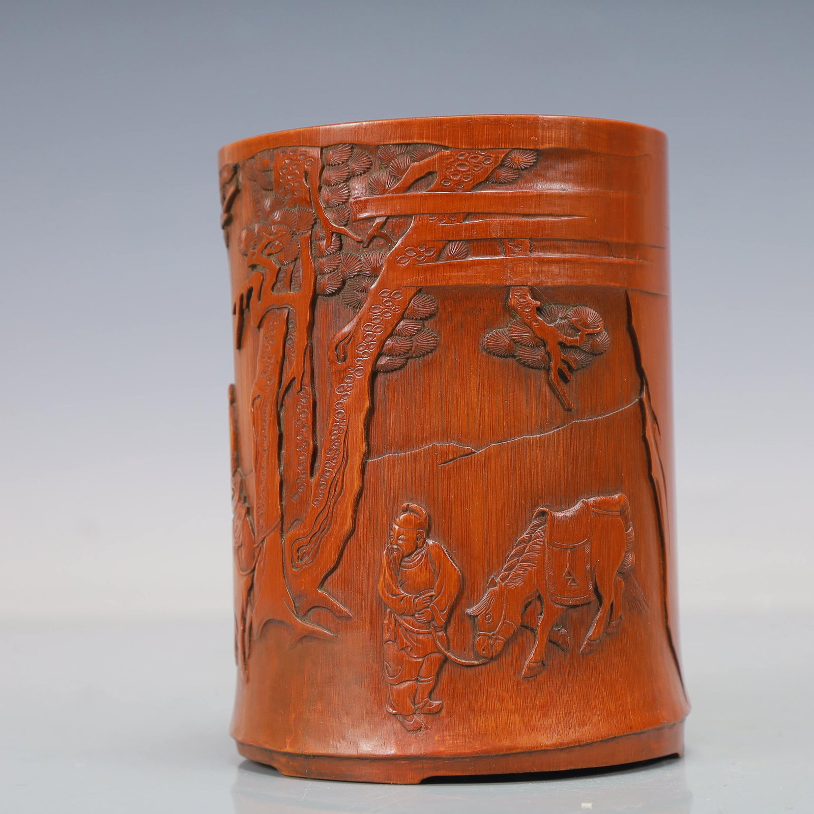 An Exquisite Bamboo Landscape and Figure Pattern Brush Pot,with poem: An Exquisite Bamboo Landscape and Figure Pattern Brush Pot,with poem,Qing Dynasty,China,Size:4.1inx5.7in,Weight:350g,竹雕山水人物纹笔筒,带&#