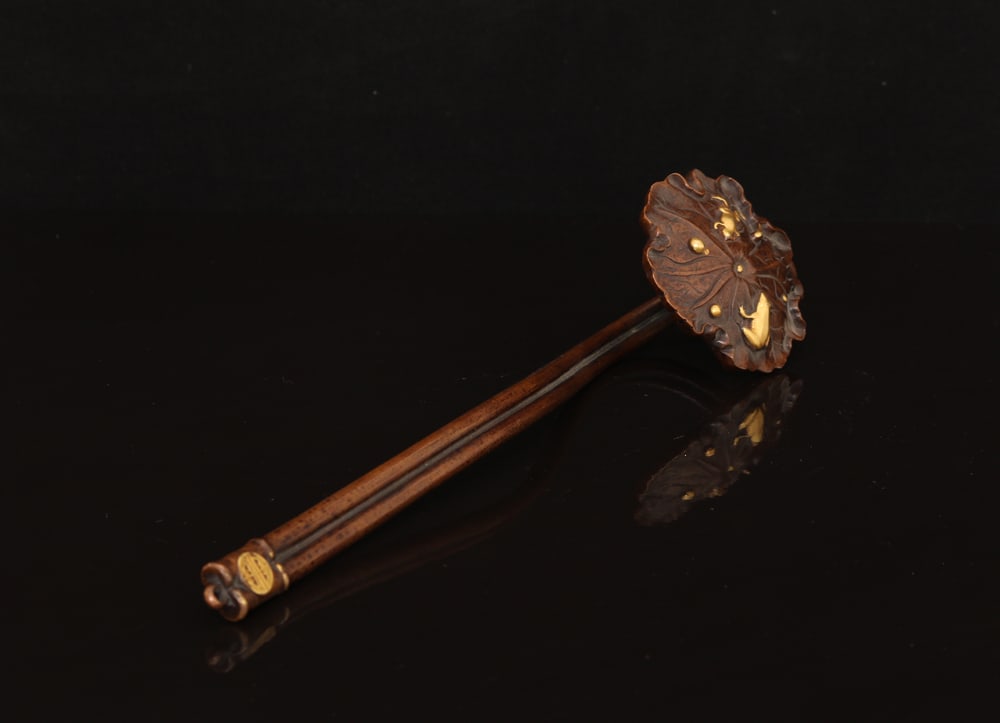 An Exquisite Gilt Bronze Lotus Leaf Golden Toad Ruyi Ornament: An Exquisite Gilt Bronze Lotus Leaf Golden Toad Ruyi Ornament,Ming