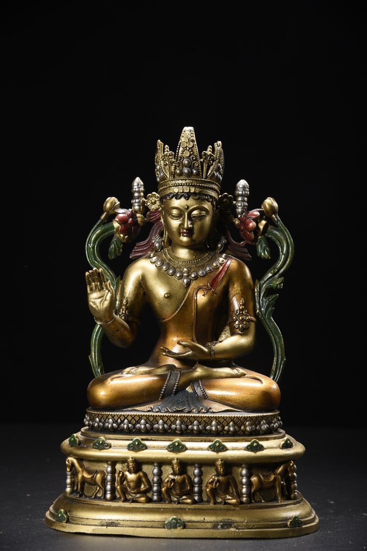 An Exquisite Copper Painted Color Statue of Tara: An Exquisite Copper Painted Color Statue of Tara,Qing Dynasty,China,Size:9.1inx6.5inx5.1in,Weight:1625g,铜彩绘度母像,中国清代