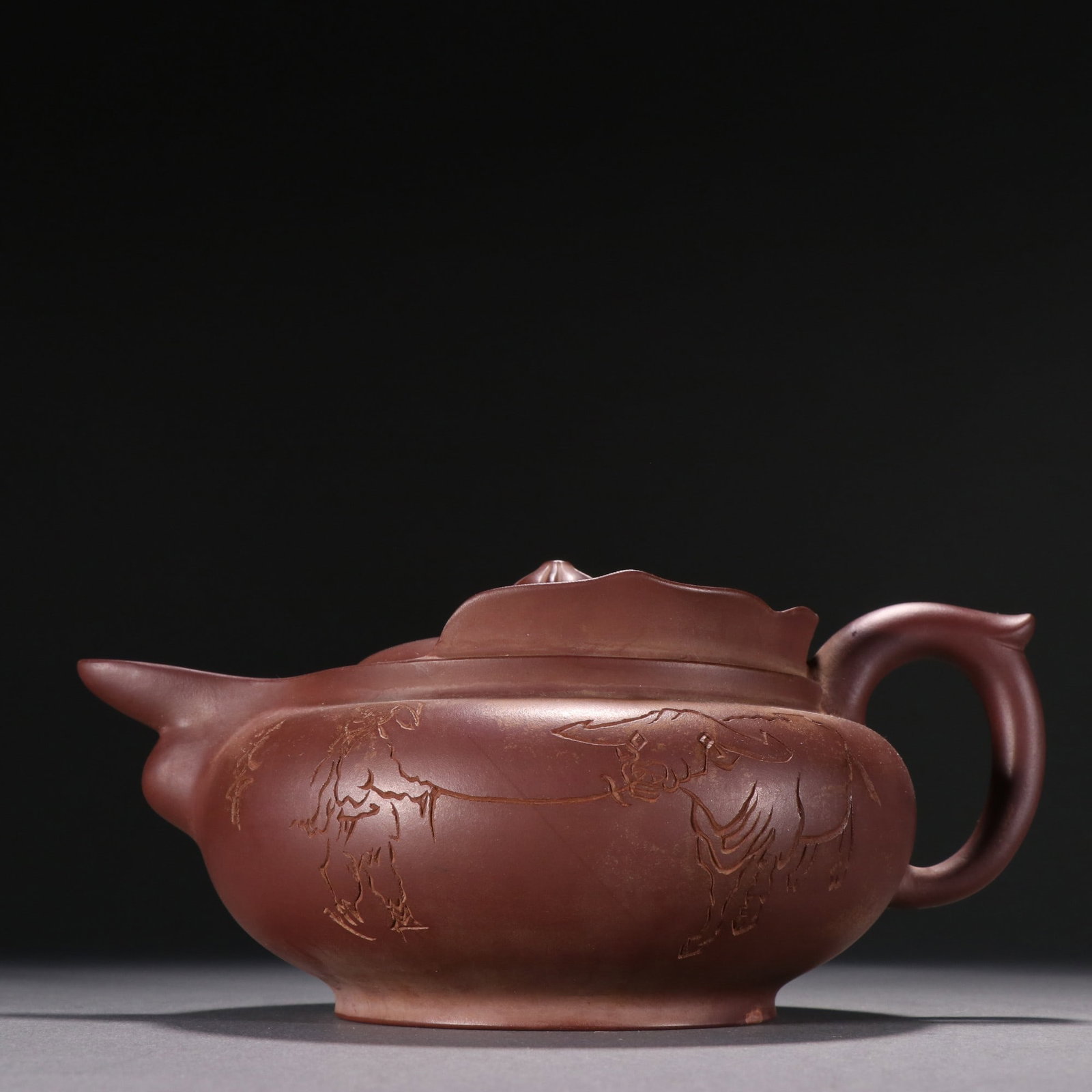An Exquisite Purple Sands Character and Story Pattern Teapot: An Exquisite Purple Sands Character and Story Pattern Teapot,Modern Time of China,With Mark,Size:3.5inx7.9in,紫砂人物故事纹茶壶,中国&#