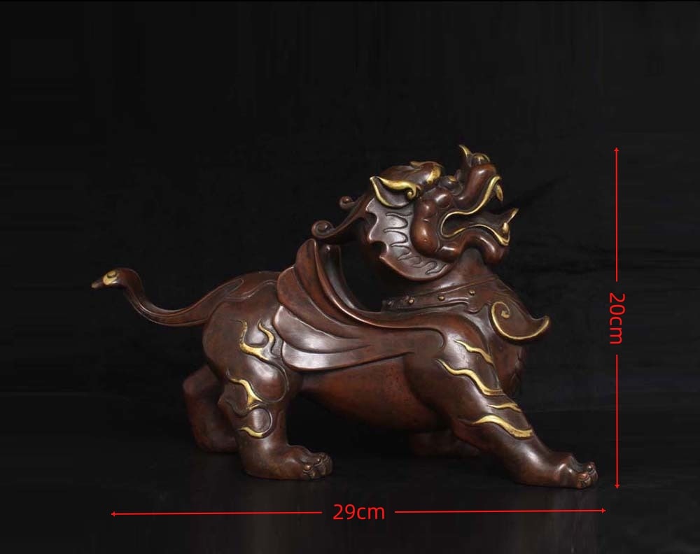 An Exquisite Gilt Bronze Auspicious Animal Ornament (1 of 9)