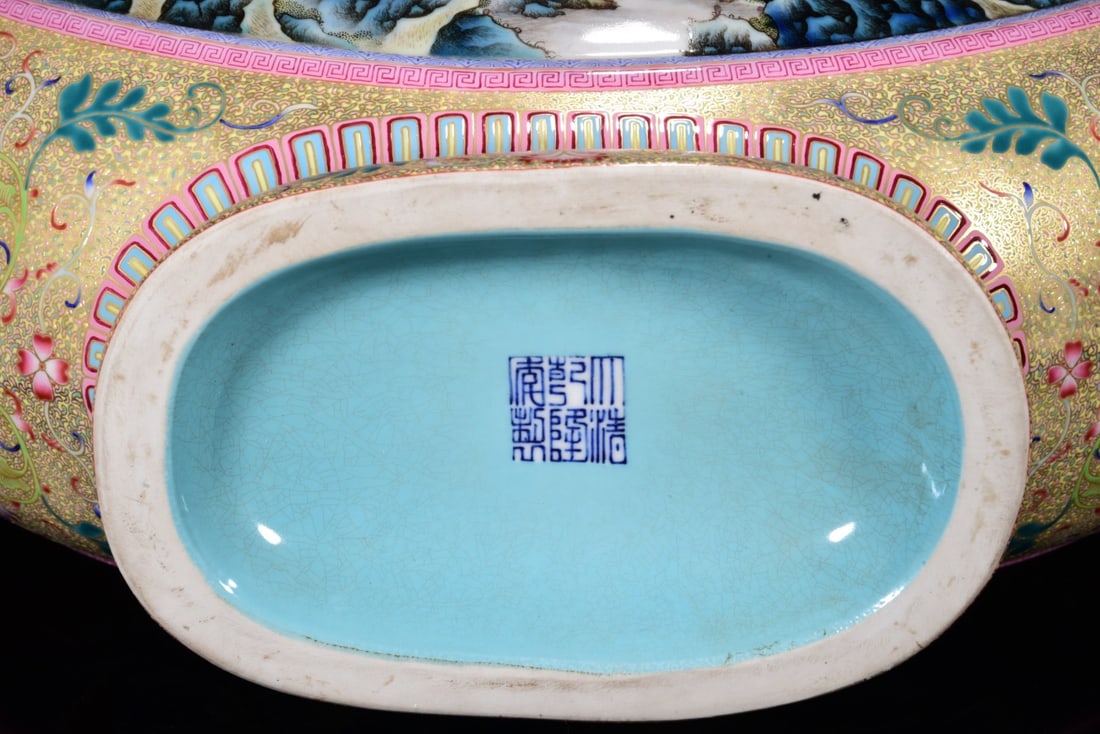An Exquisite Enamel Landscape Pattern Vase - 9
