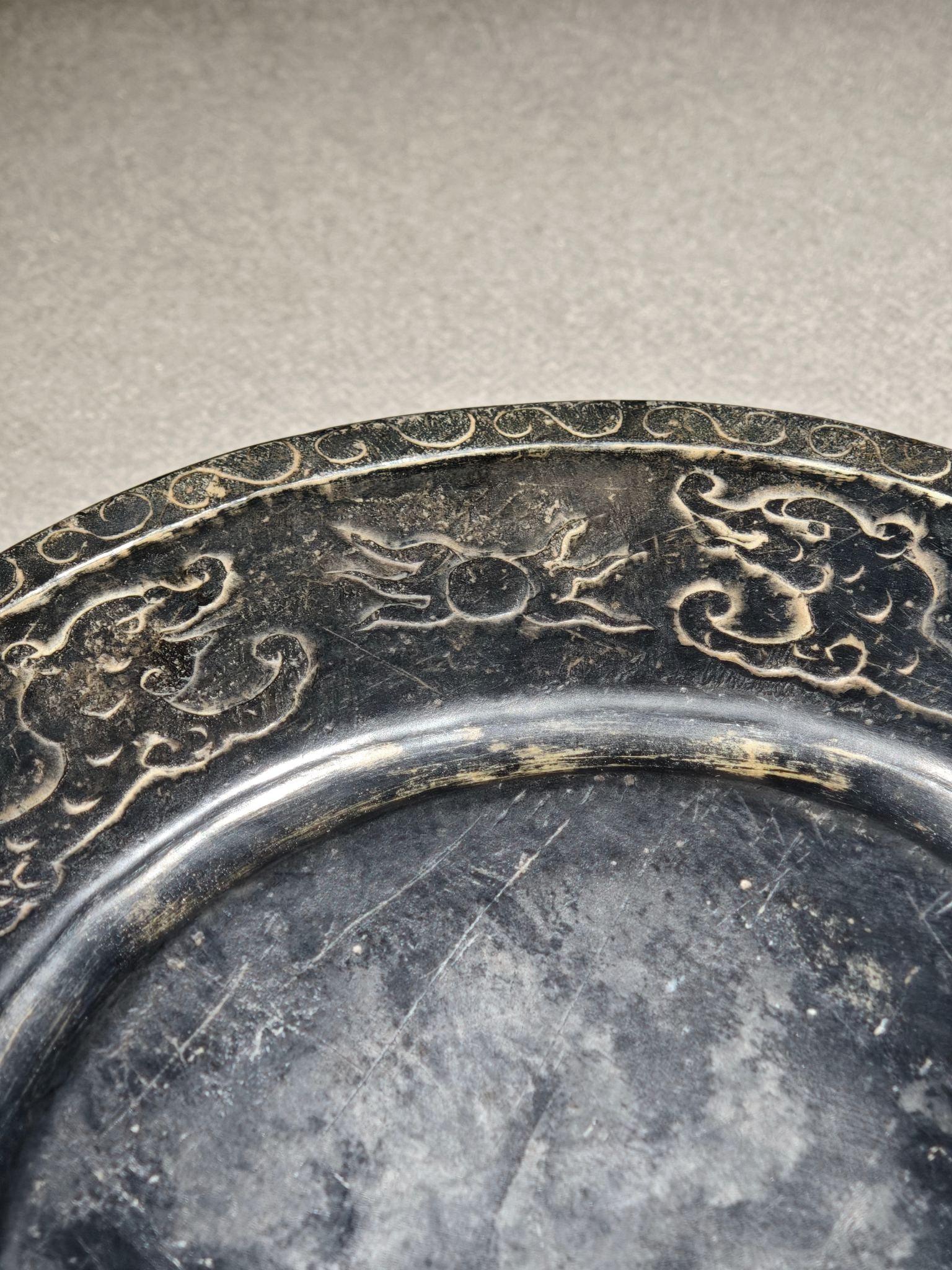 An Exquisite Dragon Pattern Tripod Inkstone - 4