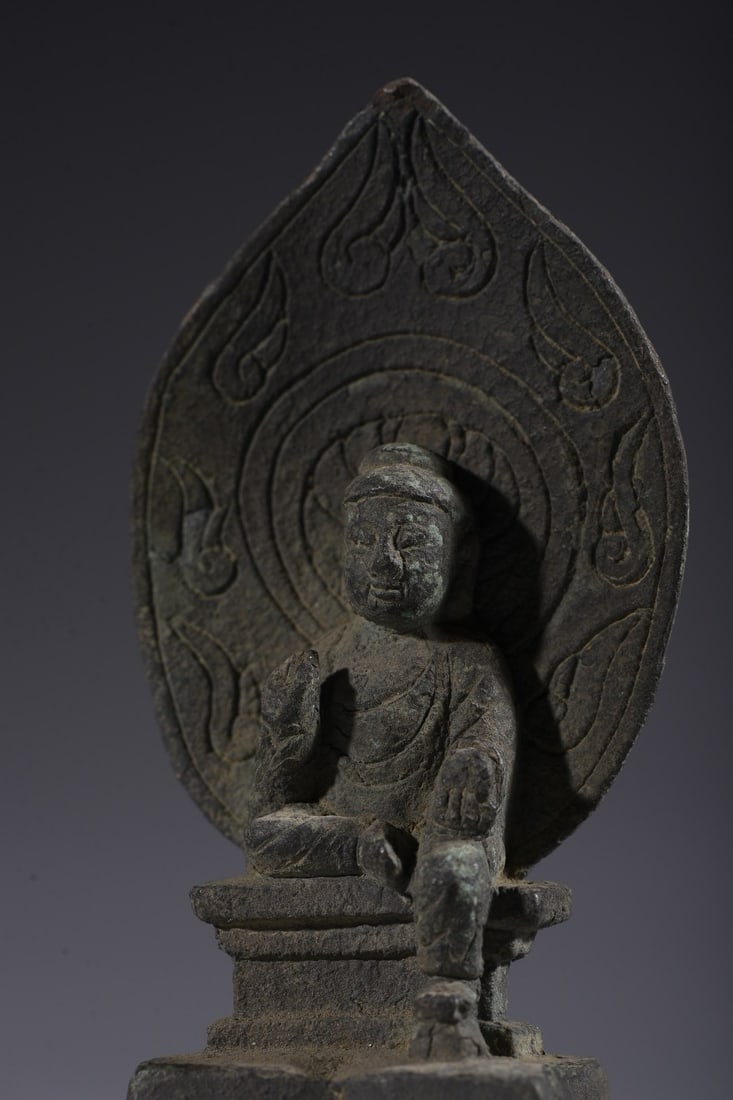 An Exquisite Copper Buddha Statue - 2