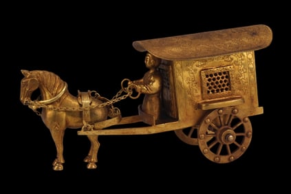 An Exquisite Gilt Bronze Flower Pattern Carriage Ornament