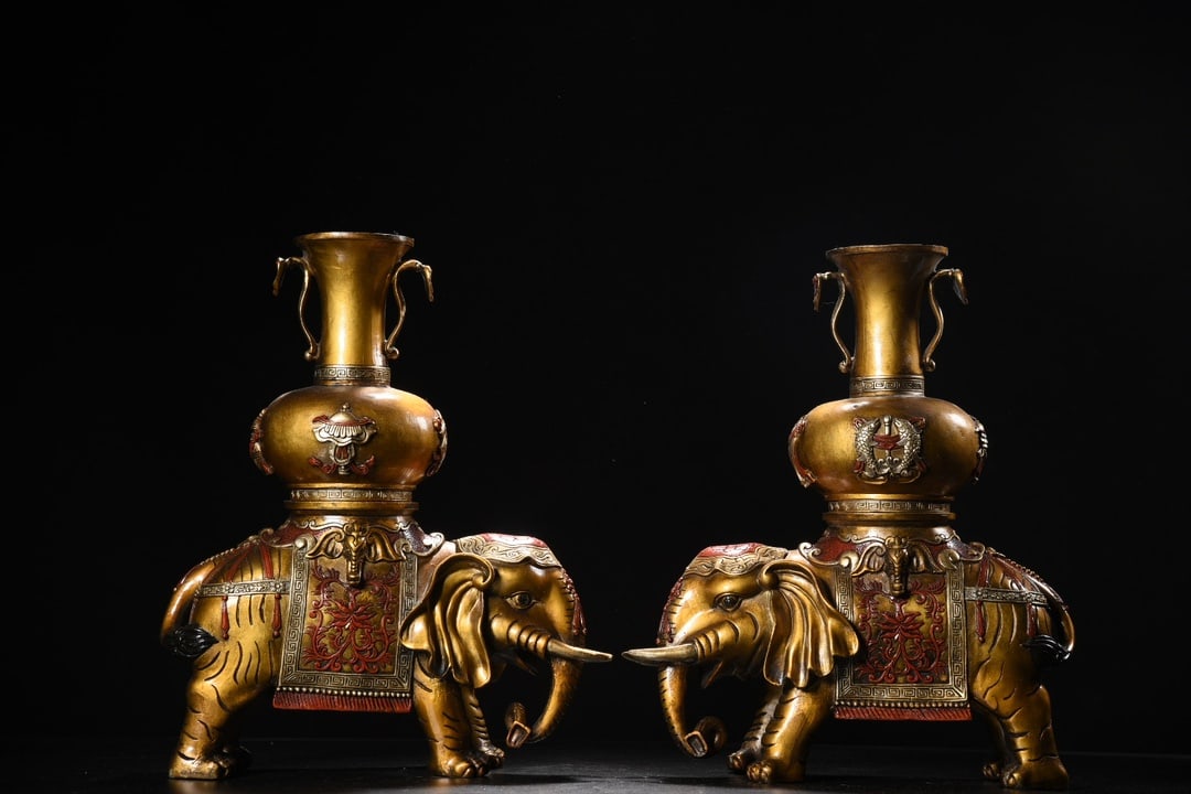 A Pair of Exquisite Copper Painted Color Elephant Ornaments: A Pair of Exquisite Copper Painted Color Elephant Ornaments,Qing Dynasty,China,Size:13.4inx11.4inx5.5in*2,Weight:6370g,一对铜彩绘大象摆件,中