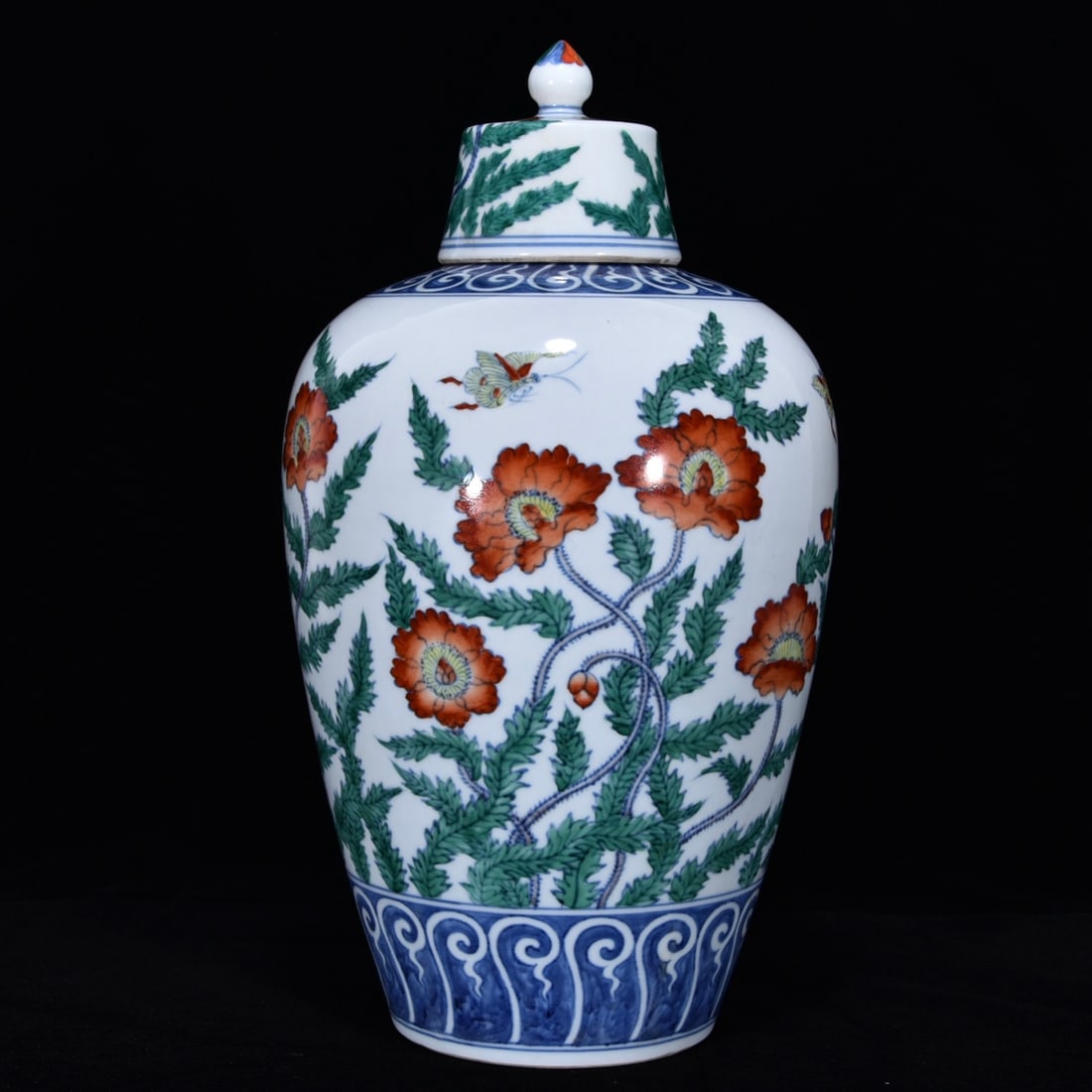 An Exquisite Doucai Flower Pattern Vase - 3