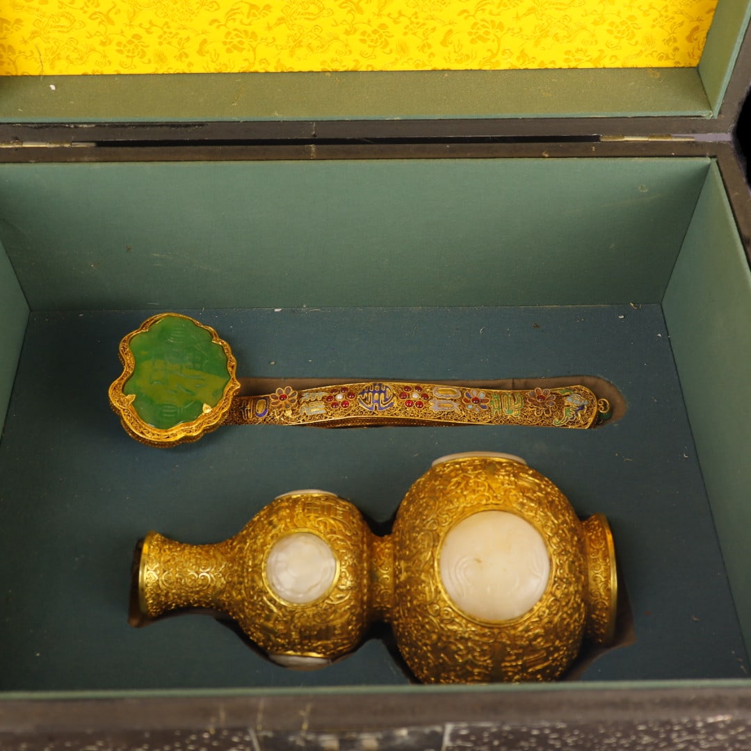 An Exquisite Gilt Bronze Inlaid White Jade Bats and Peach Pattern Gourd and An Exquisite Filigree: An Exquisite Gilt Bronze Inlaid White Jade Bats and Peach Pattern Gourd and An Exquisite Filigree and Gilding Inlaid Jadeite Ruyi Ornament,Inlaid Gems,Qing Dynasty,China,with Qianlong Four-character
