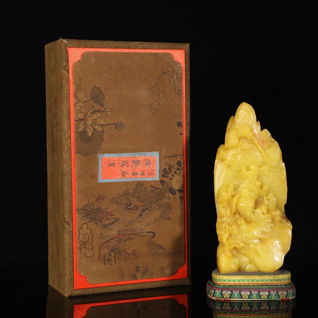 An Exquisite Tianhuang Stone Landscape and Figure Ornament,with poem: An Exquisite Tianhuang Stone Landscape and Figure Ornament,with poem,Qing Dynasty,China,Size:9.4inx3.9in,Weight:918g,田黄石山水人物摆件,带&#