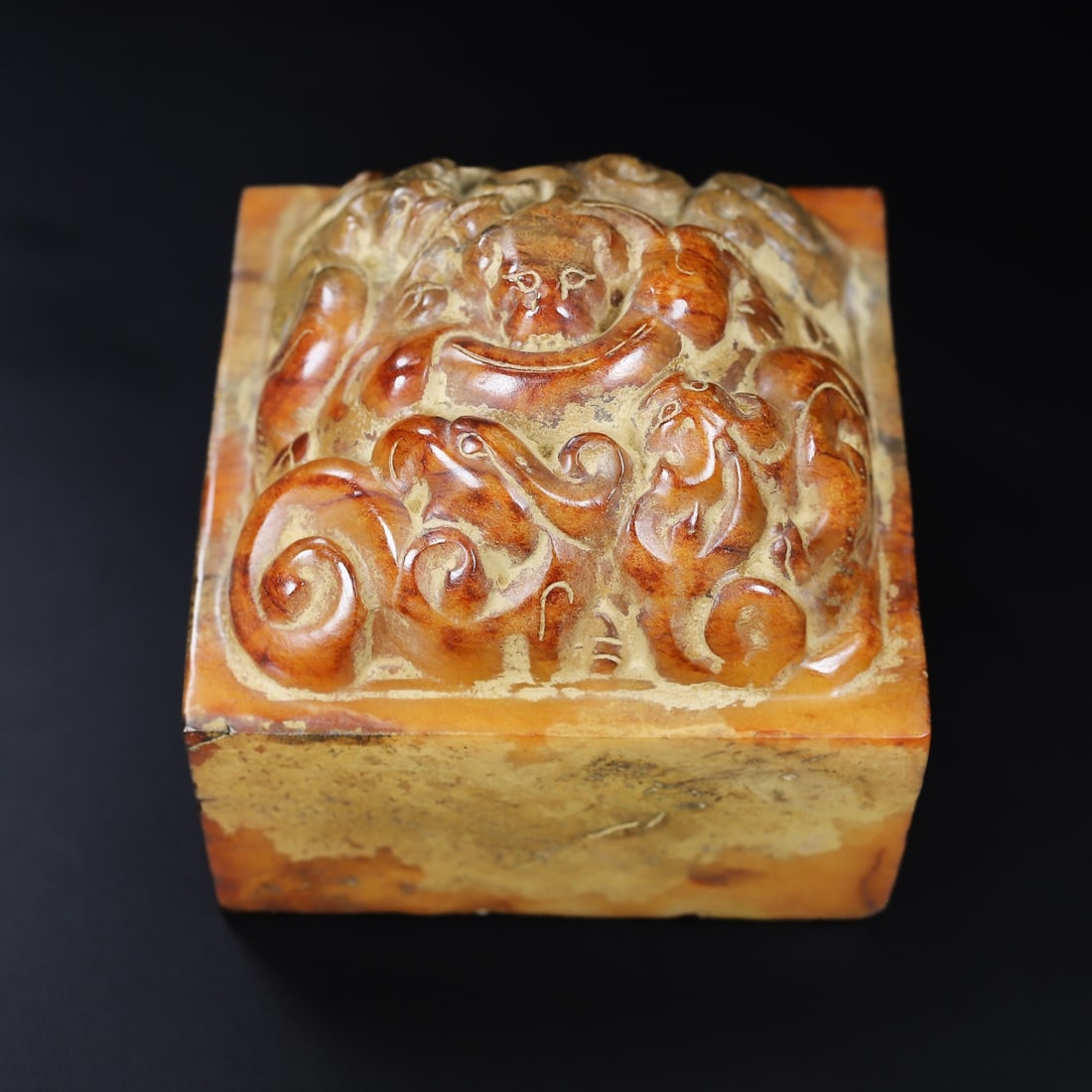 An Exquisite White Jade Dragon Pattern Seal: An Exquisite White Jade Dragon Pattern Seal,Han Dynasty,China,Size:3.4inx3.6inx3.6in,Weight:1497g,白玉龙纹印章,中国汉代
