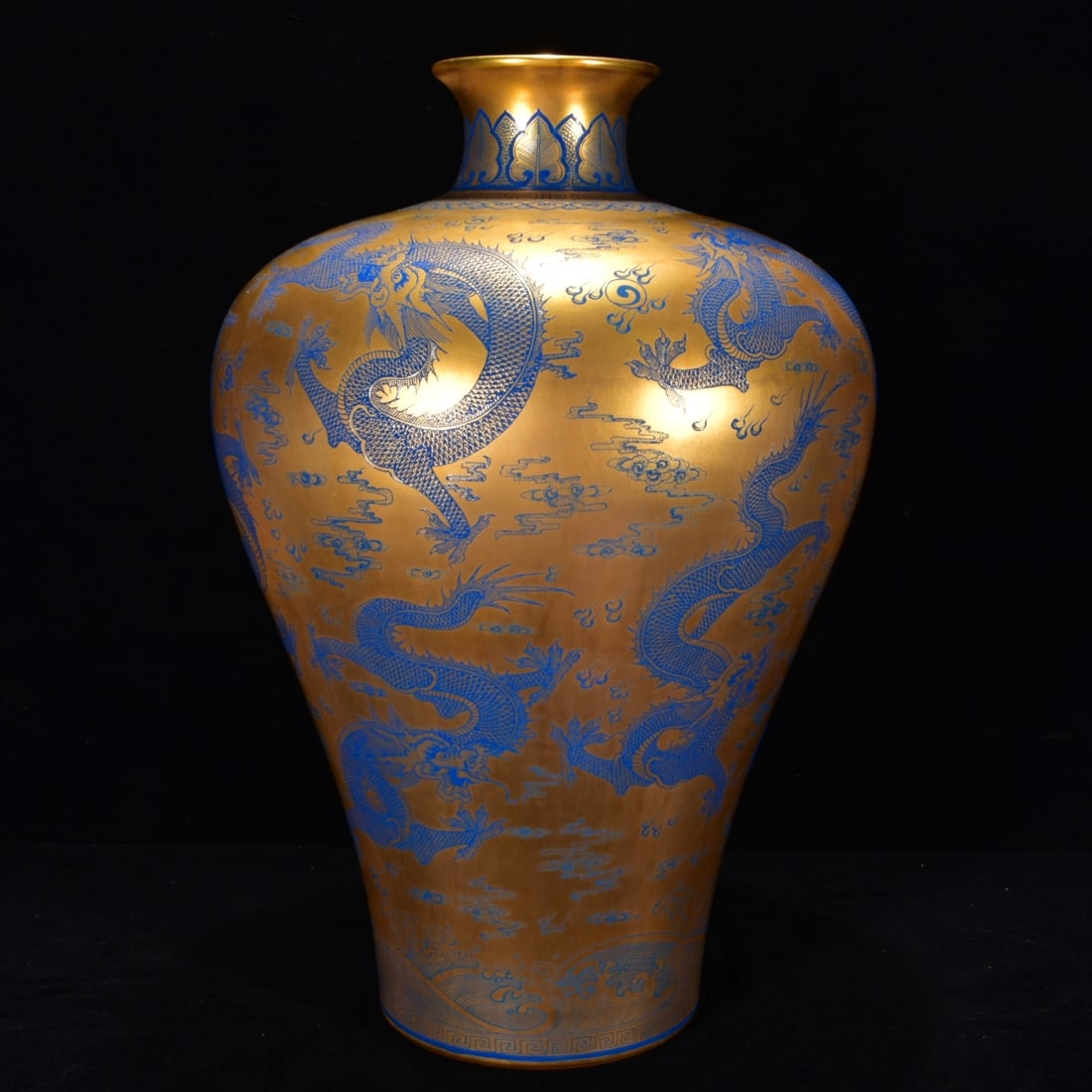 An Exquisite Gold Ground With Blue Enamel Dragon Pattern Vase: An Exquisite Gold Ground With Blue Enamel Dragon Pattern Vase,Qing Dynasty,China,with Qianlong Six-character Mark,Size:15.4inx10.2in,金底兰彩龙纹瓶,中&#