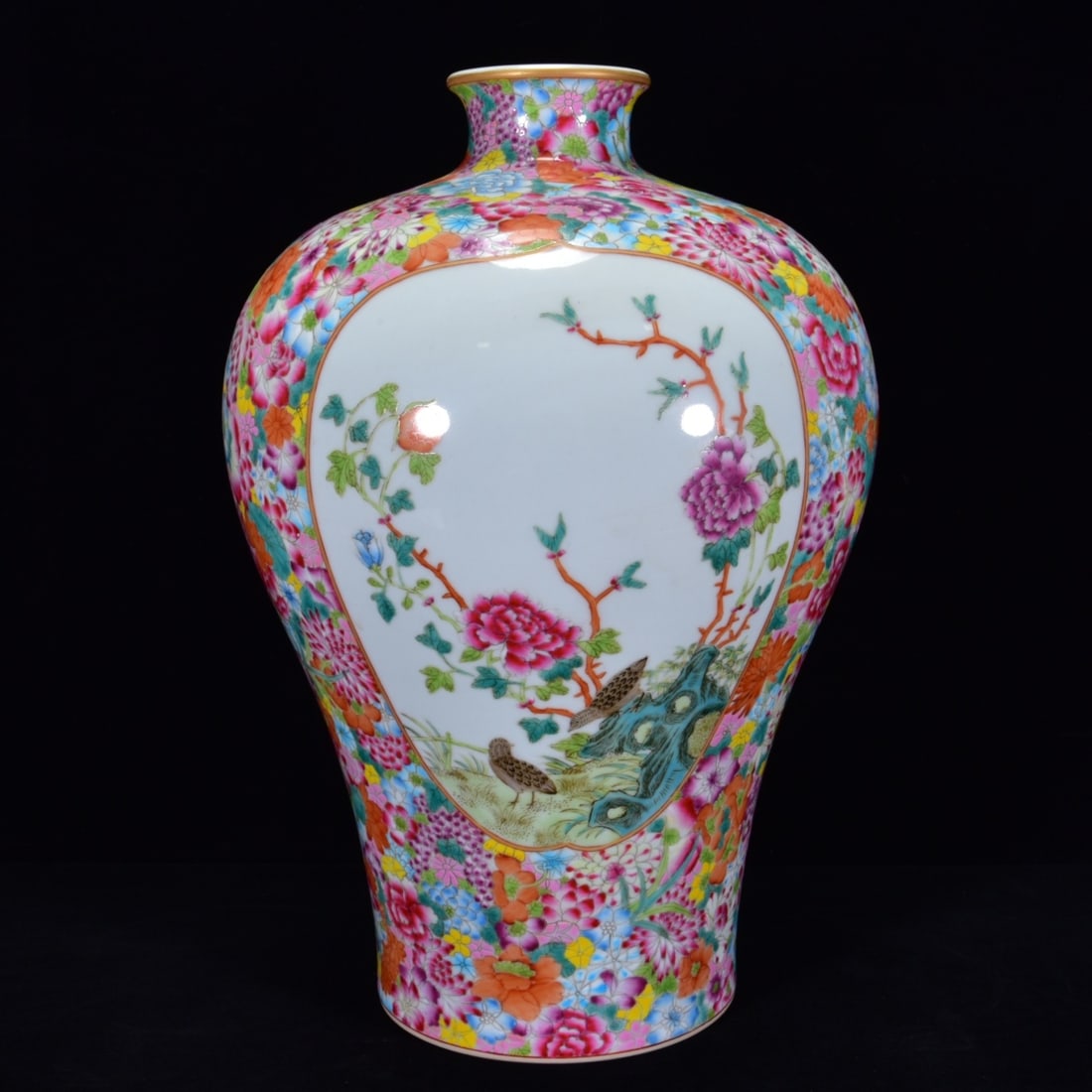 An Exquisite Flower and Bird Pattern Vase - 3
