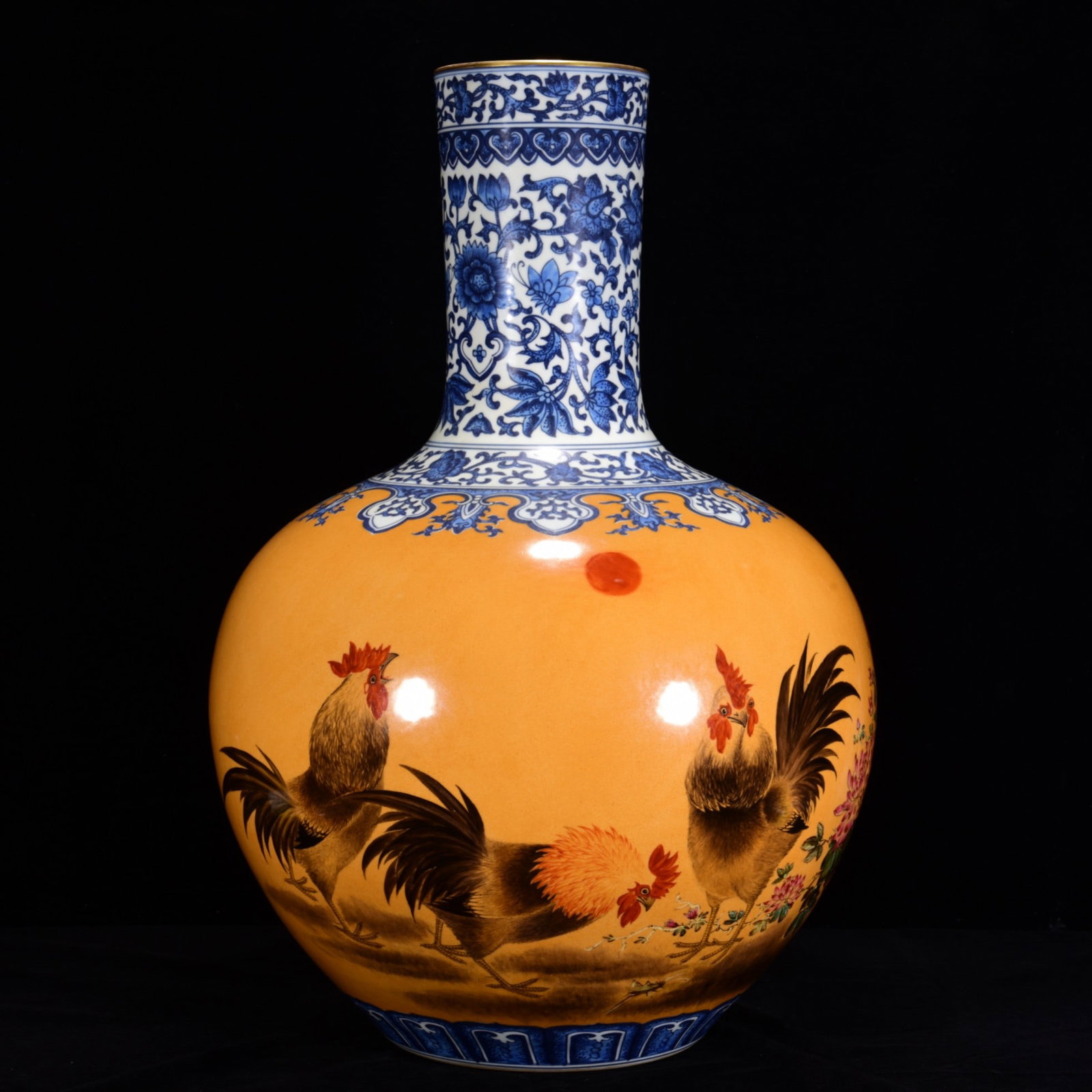 An Exquisite Blue and White Famille-Rose Flower and Rooster Pattern Vase: An Exquisite Blue and White Famille-Rose Flower and Rooster Pattern Vase,Qing Dynasty,China,with Qianlong Six-character Mark,Size:22inx14.6in,青花粉彩花卉公&#