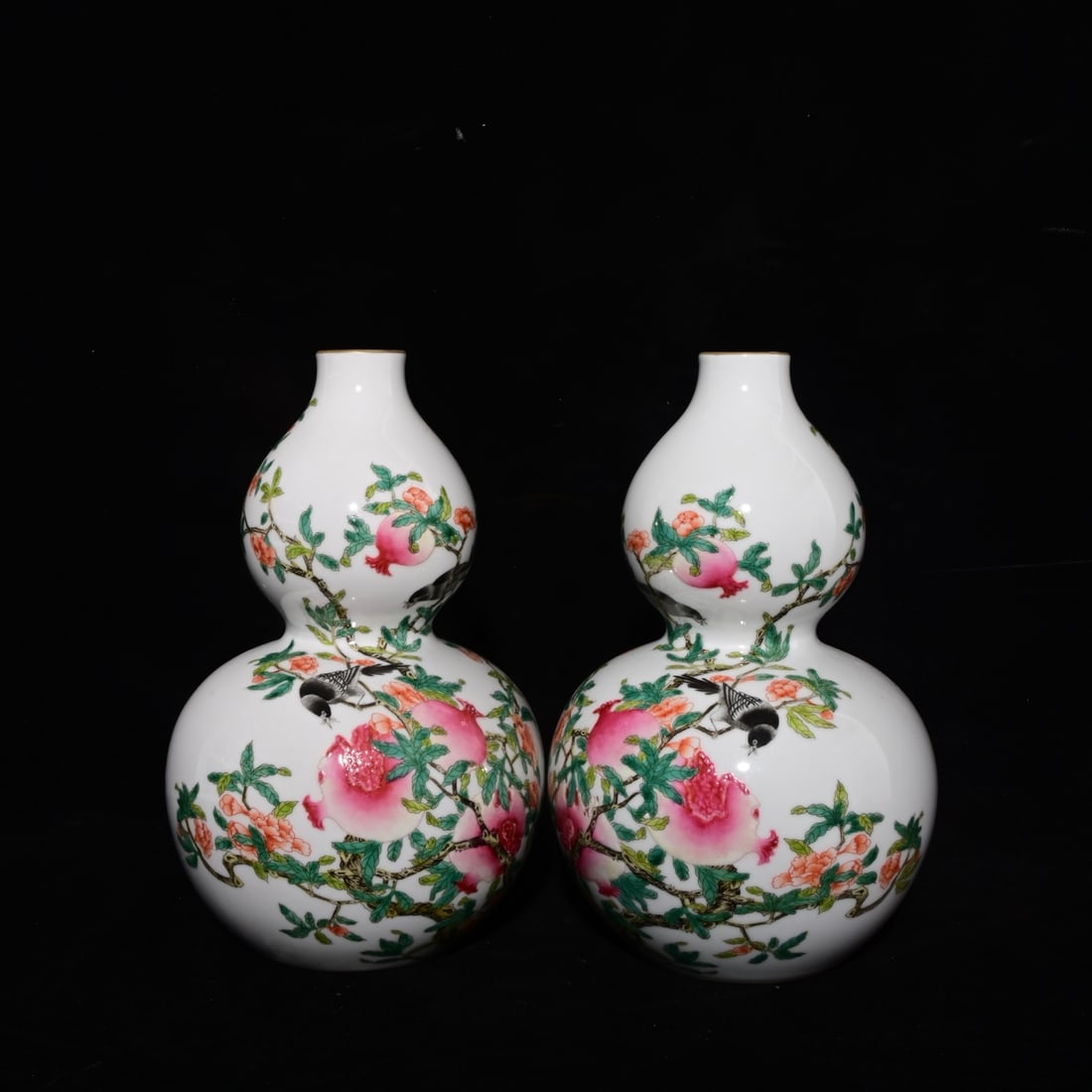 A Pair of Exquisite Famille-Rose Flower and Bird Pattern with poem Gourd Vases,: A Pair of Exquisite Famille-Rose Flower and Bird Pattern with poem Gourd Vases,Qing Dynasty, China,Yongzheng Four-character Mark,Size:8.3inx6.3in 一对粉彩花鸟ಬ