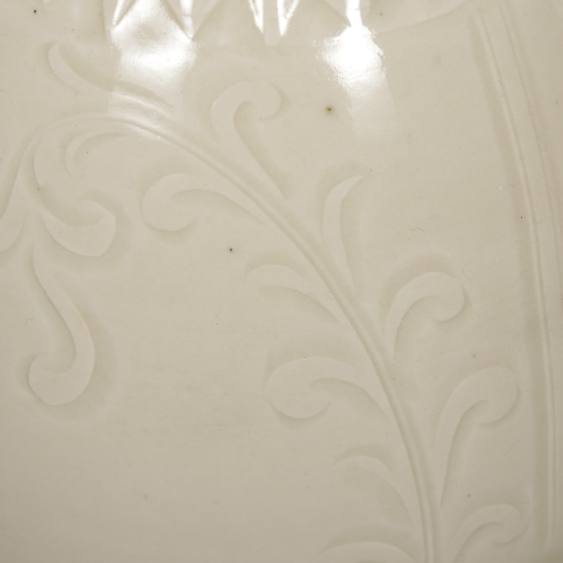 An Exquisite Ding yao Flower Pattern Vase - 4