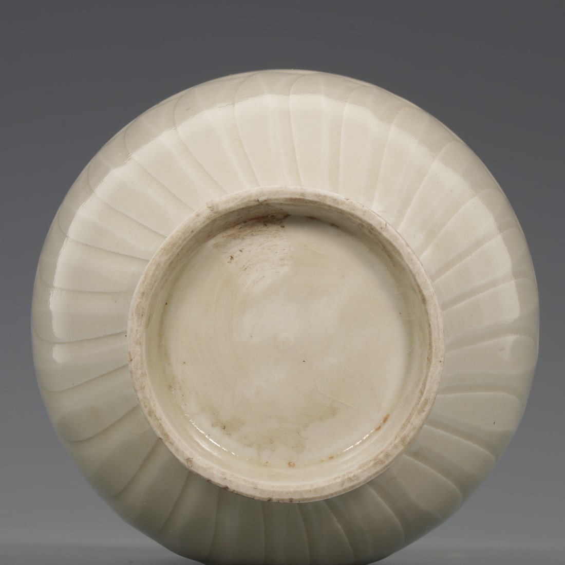 An Exquisite Ding yao Flower Pattern Vase - 9