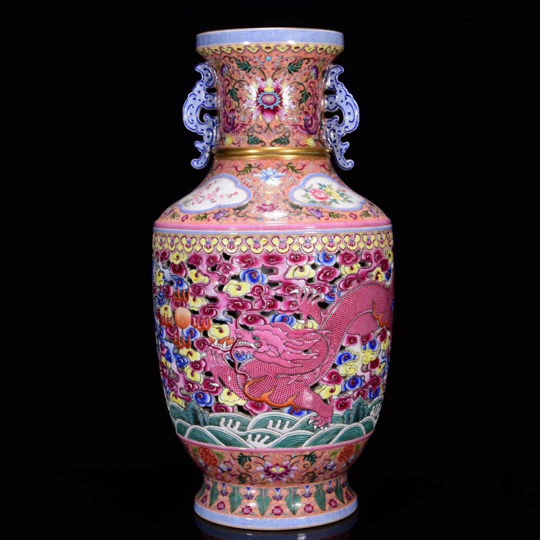 An Exquisite Enamel Painted Gold Dragon Pattern Vase: An Exquisite Enamel Painted Gold Dragon Pattern Vase,Qing Dynasty,China,with Qianlong Six-character