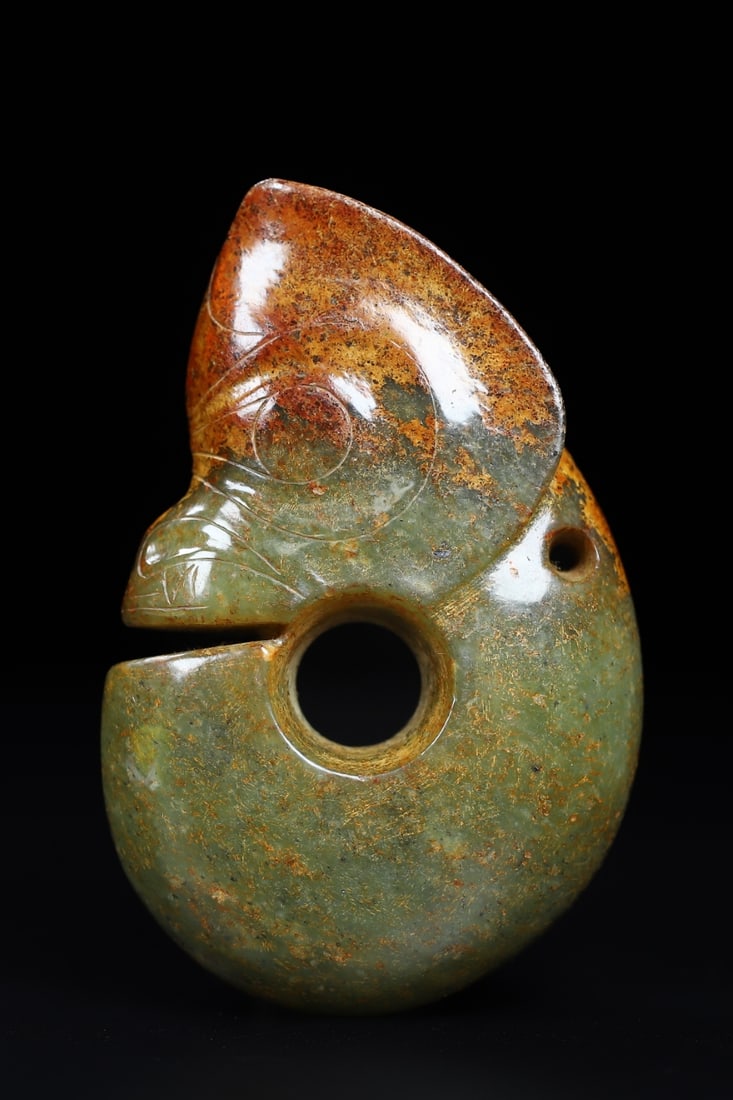 An Exquisite White Jade Pendant: An Exquisite White Jade Pendant,Han Dynasty,China,Size:3.3inx2.2inx0.8in,Weight:149.1g,白玉挂件,中国汉代