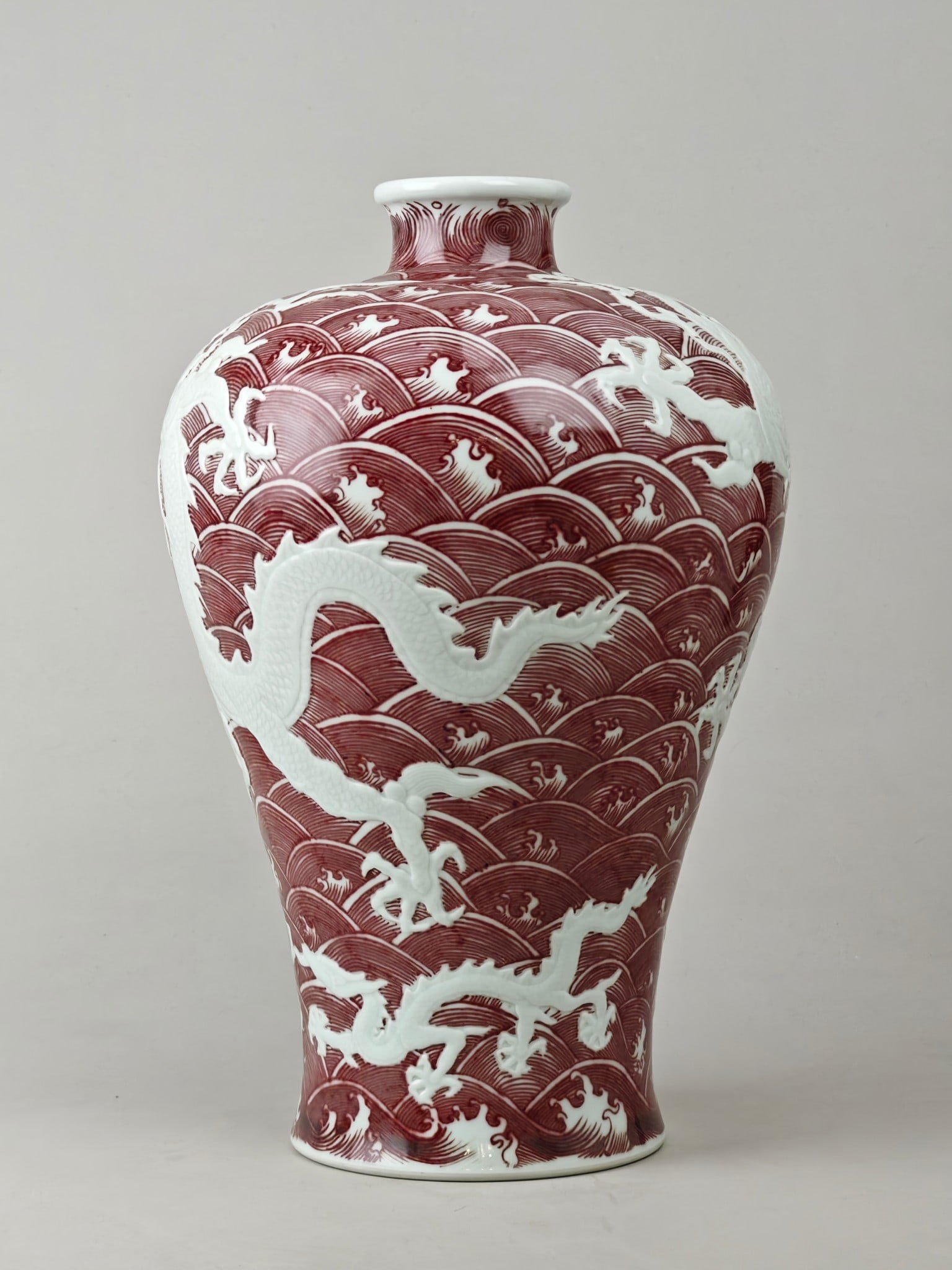 Underglaze-Red Seawater Dragon Pattern Vase - 2