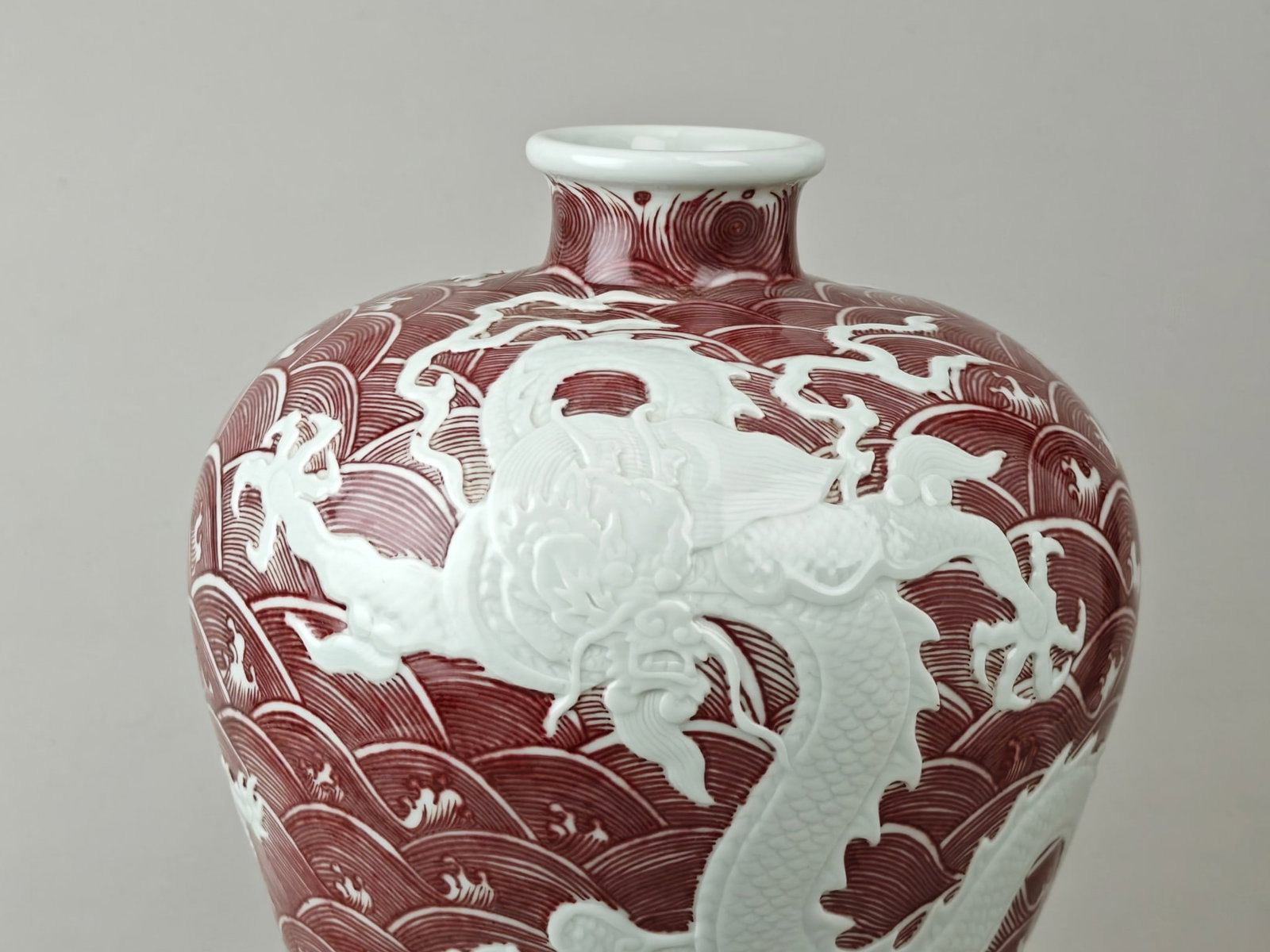 Underglaze-Red Seawater Dragon Pattern Vase - 5