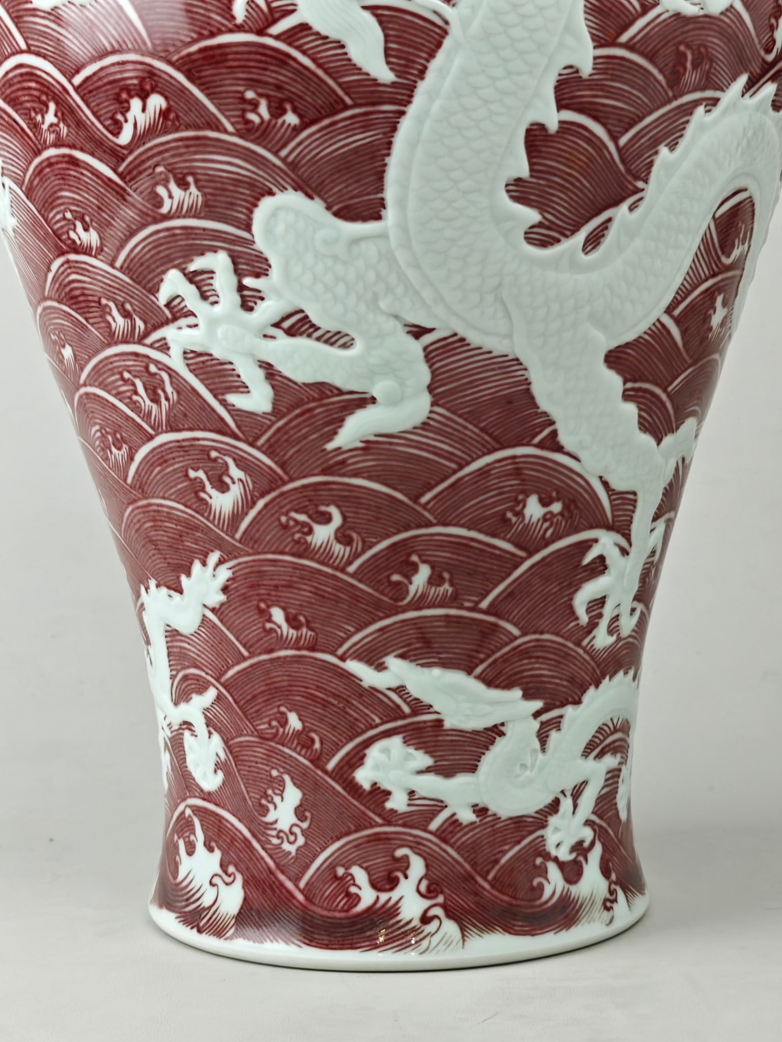 Underglaze-Red Seawater Dragon Pattern Vase - 6
