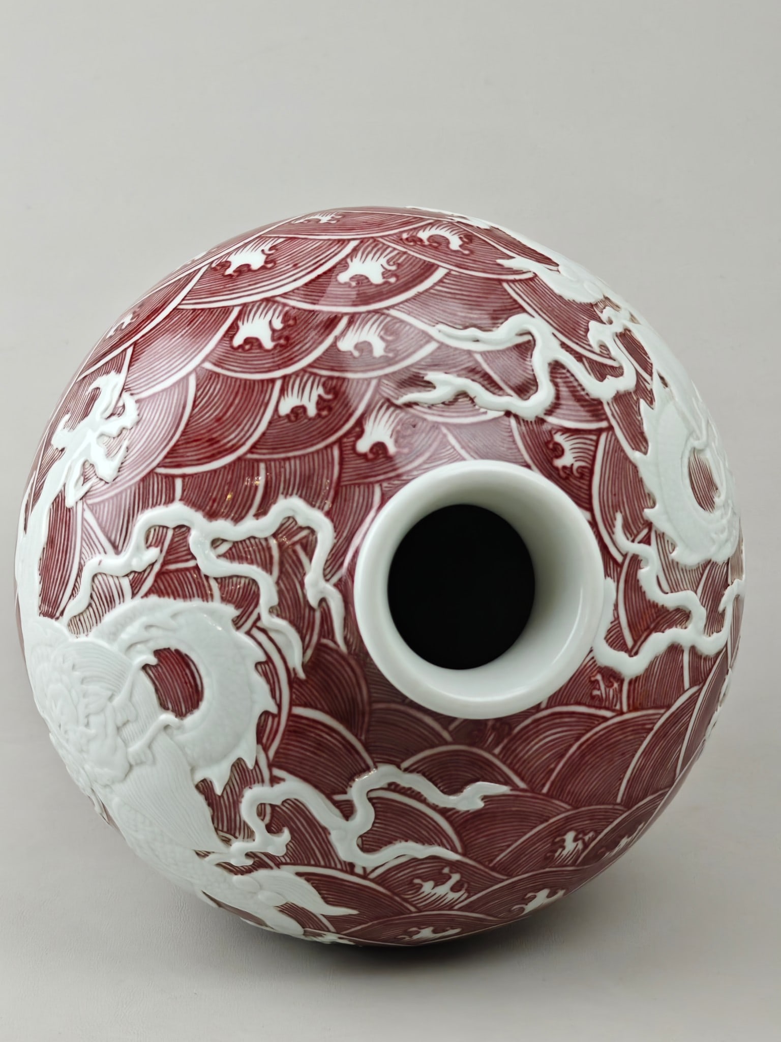Underglaze-Red Seawater Dragon Pattern Vase - 7