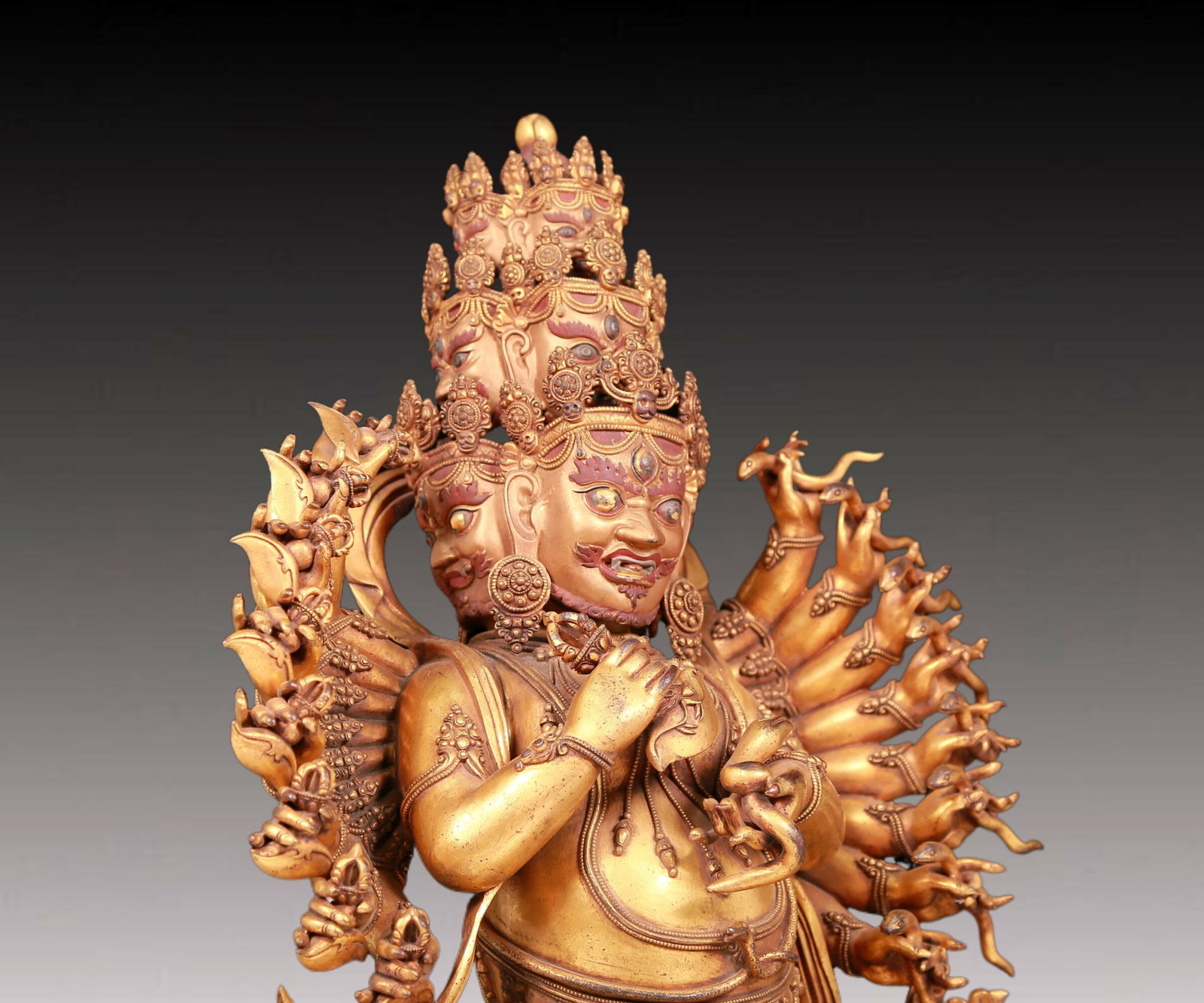 A solemn gilt bronze Vajra statue - 10