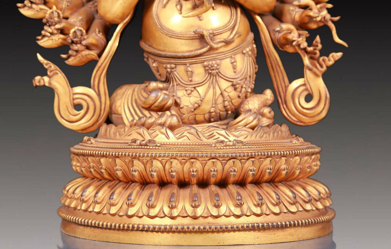 A solemn gilt bronze Vajra statue - 5