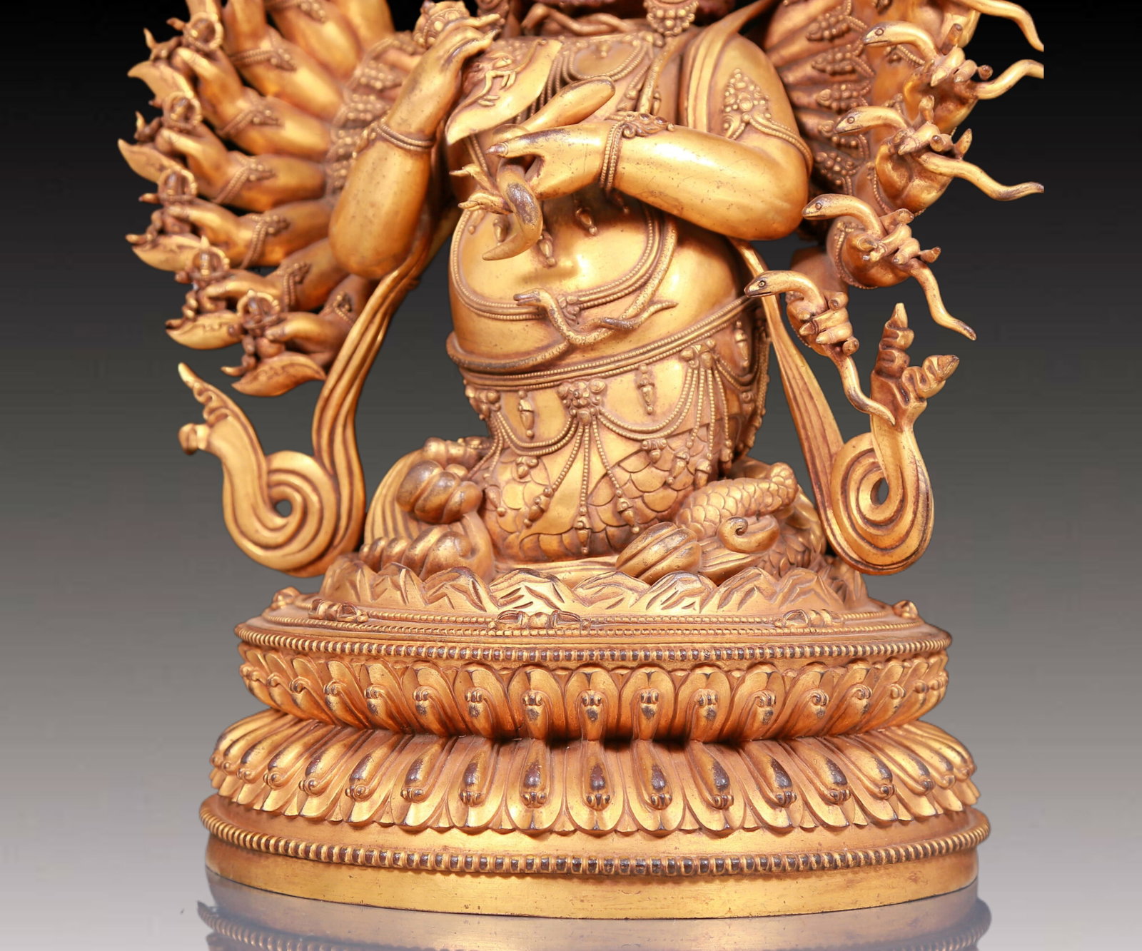 A solemn gilt bronze Vajra statue - 8