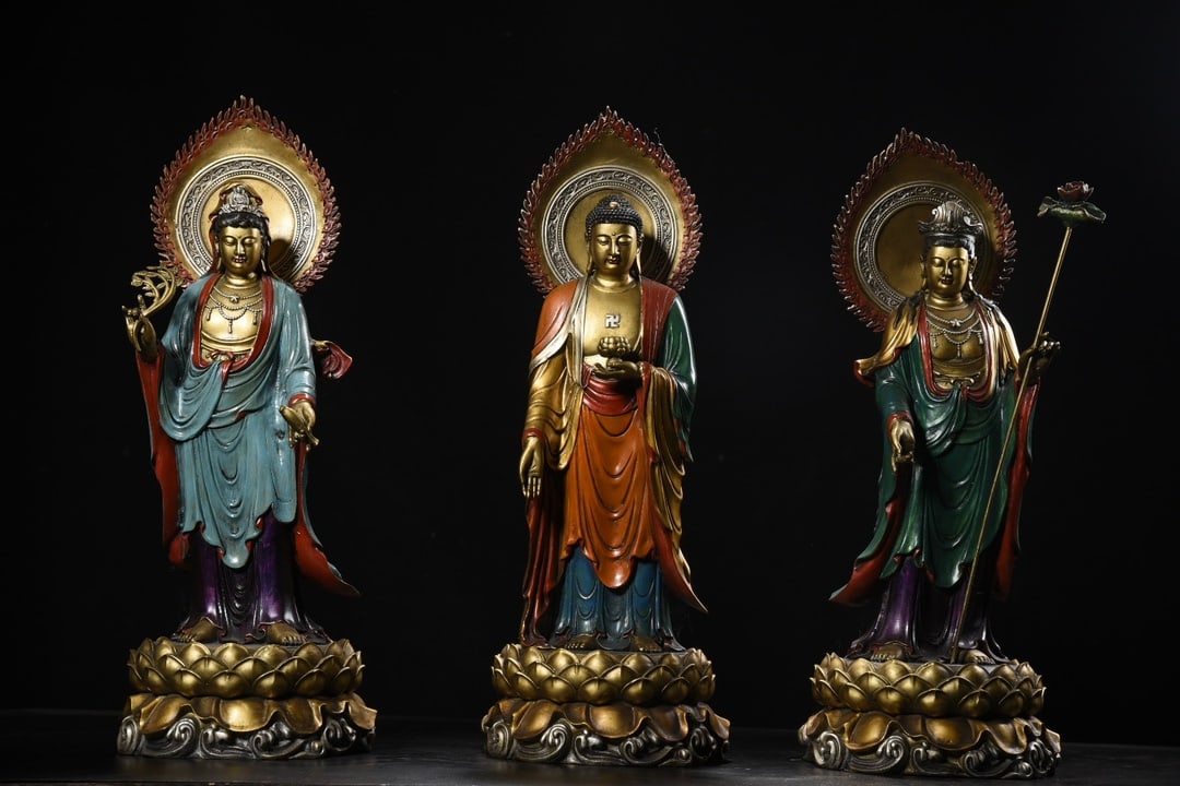 A Set of Fine Copper Painted Color Three Saints Buddha Statue: A Set of Fine Copper Painted Color Three Saints Buddha Statue,Ming Dynasty,China,with Xuande Four-character Mark,Size:18.5inx6.7in*3,Weight:13890g,一套铜彩绘三ß