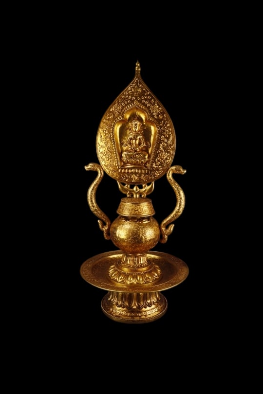An Exquisite Gilt Bronze Flower Pattern Niche Ornament (1 of 10)