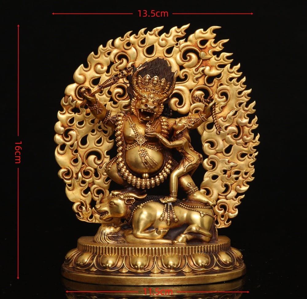 An Exquisite Gilt Bronze Buddha Statue (1 of 9)