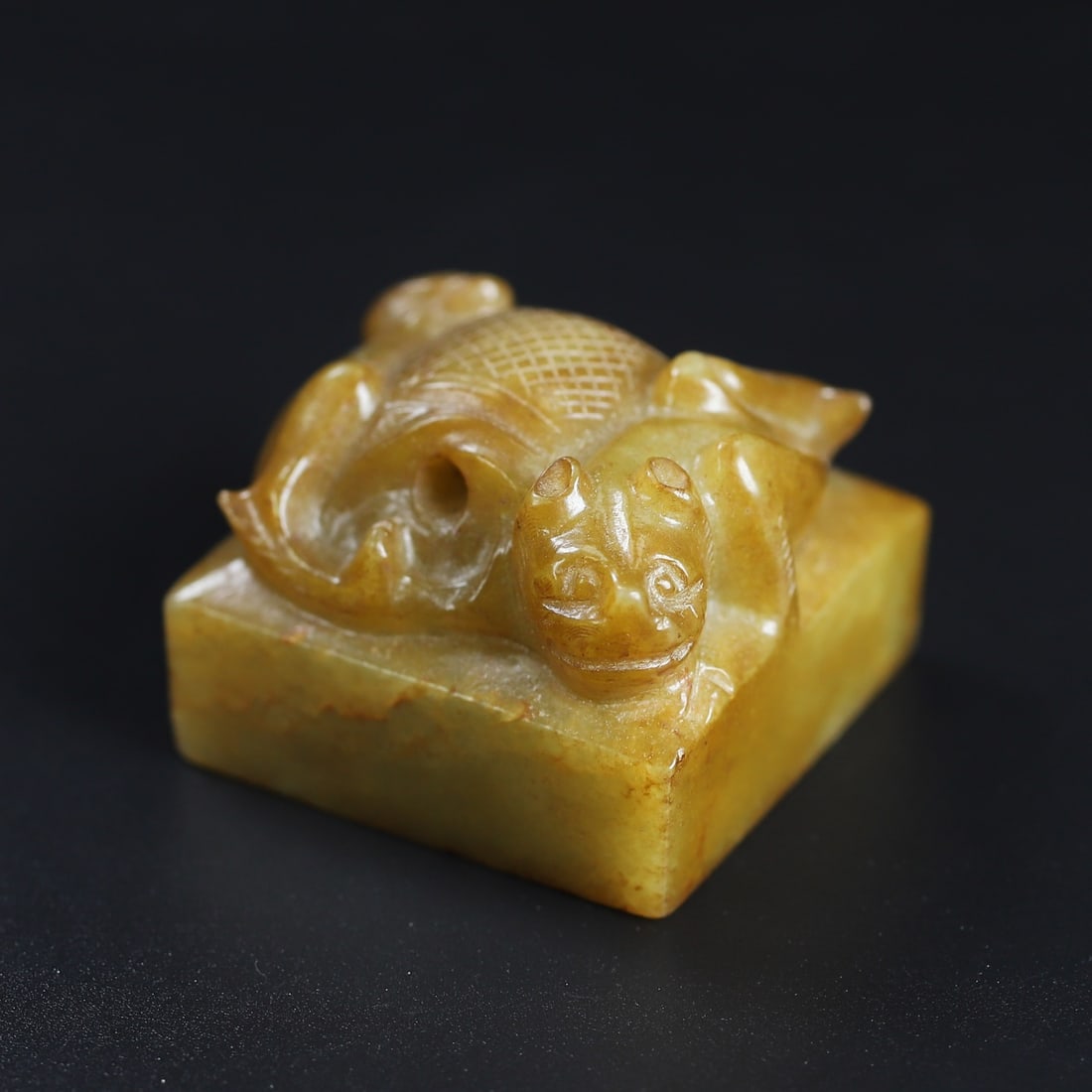 An Exquisite White Jade Auspicious Animal Seal: An Exquisite White Jade Auspicious Animal Seal,Qing Dynasty,China,Size:1.2inx1.2inx0.9in,Weight:52.6g,白玉瑞兽印章,中国清代