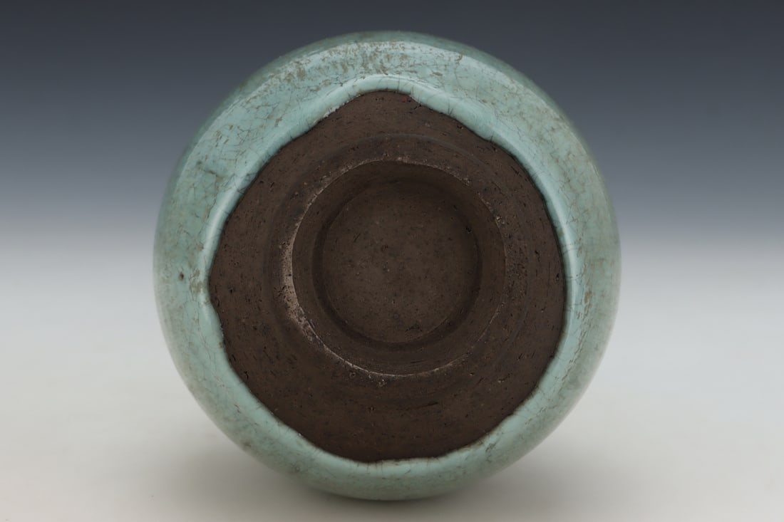 An Exquisite Jun yao Vase - 9