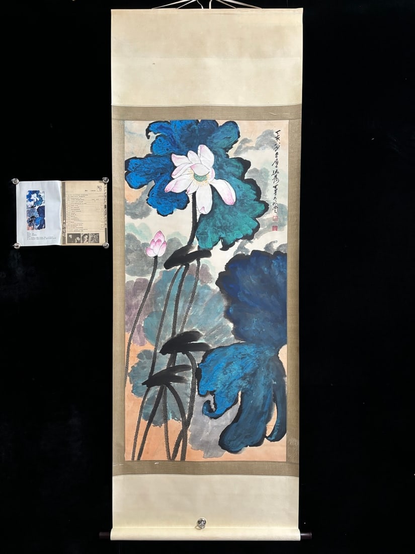 A Chinese Vertical Scroll Ink Painting of Flowe on Paper: A Chinese Vertical Scroll Ink Painting of Flowe on Paper,Zhang daqian,Size:(entirety)80.7inx31.5in,(Without frame)53.9inx27.2in,一幅中国水墨花卉画