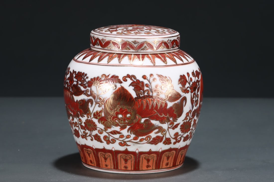 An Exquisite Red Glazed Lion Pattern Flower Pattern Jar - 4