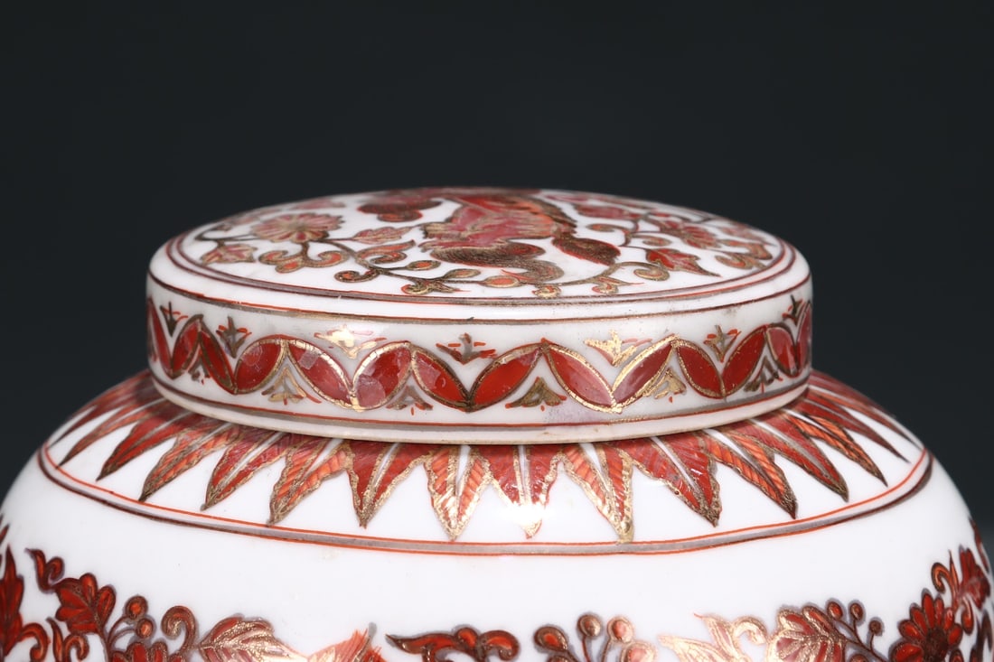 An Exquisite Red Glazed Lion Pattern Flower Pattern Jar - 5