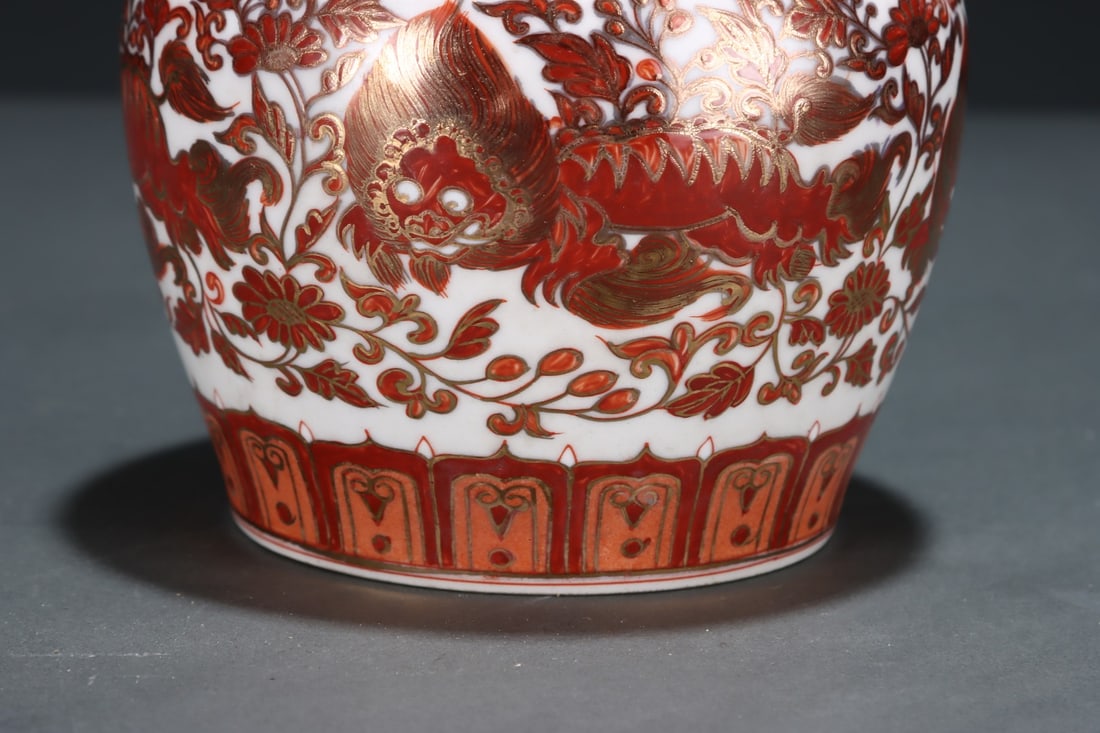 An Exquisite Red Glazed Lion Pattern Flower Pattern Jar - 6