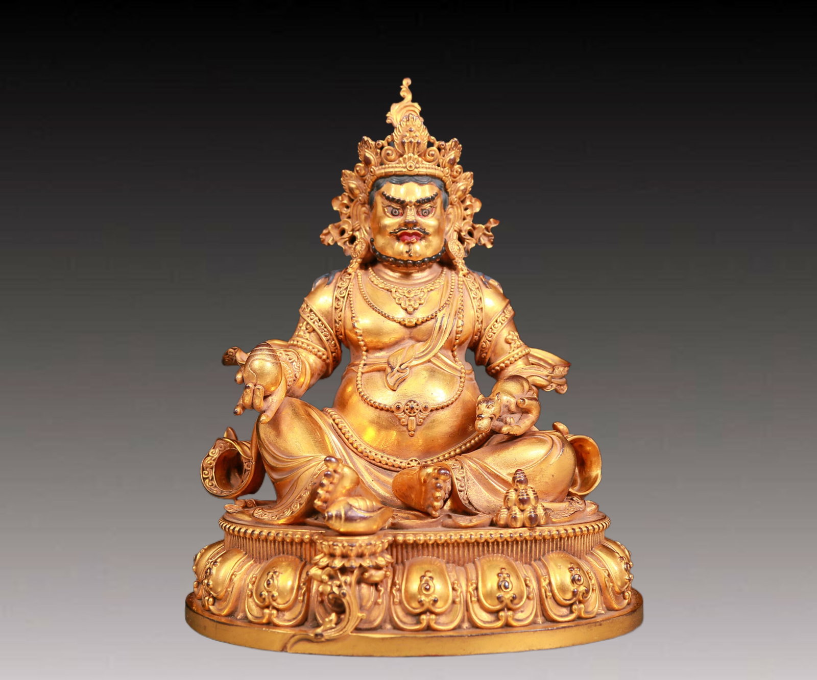 A solemn gilt bronze statue of Mammon (1 of 11)